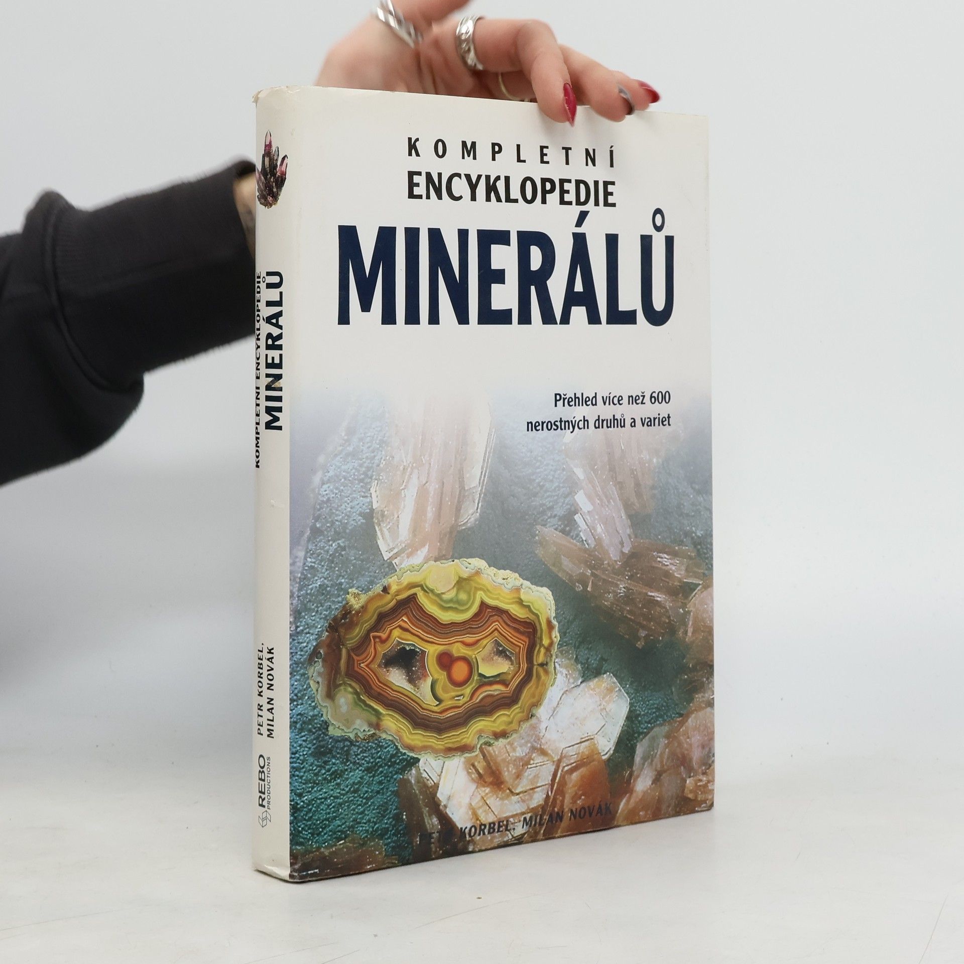 Petr Korbel Kompletní encyklopedie minerálů