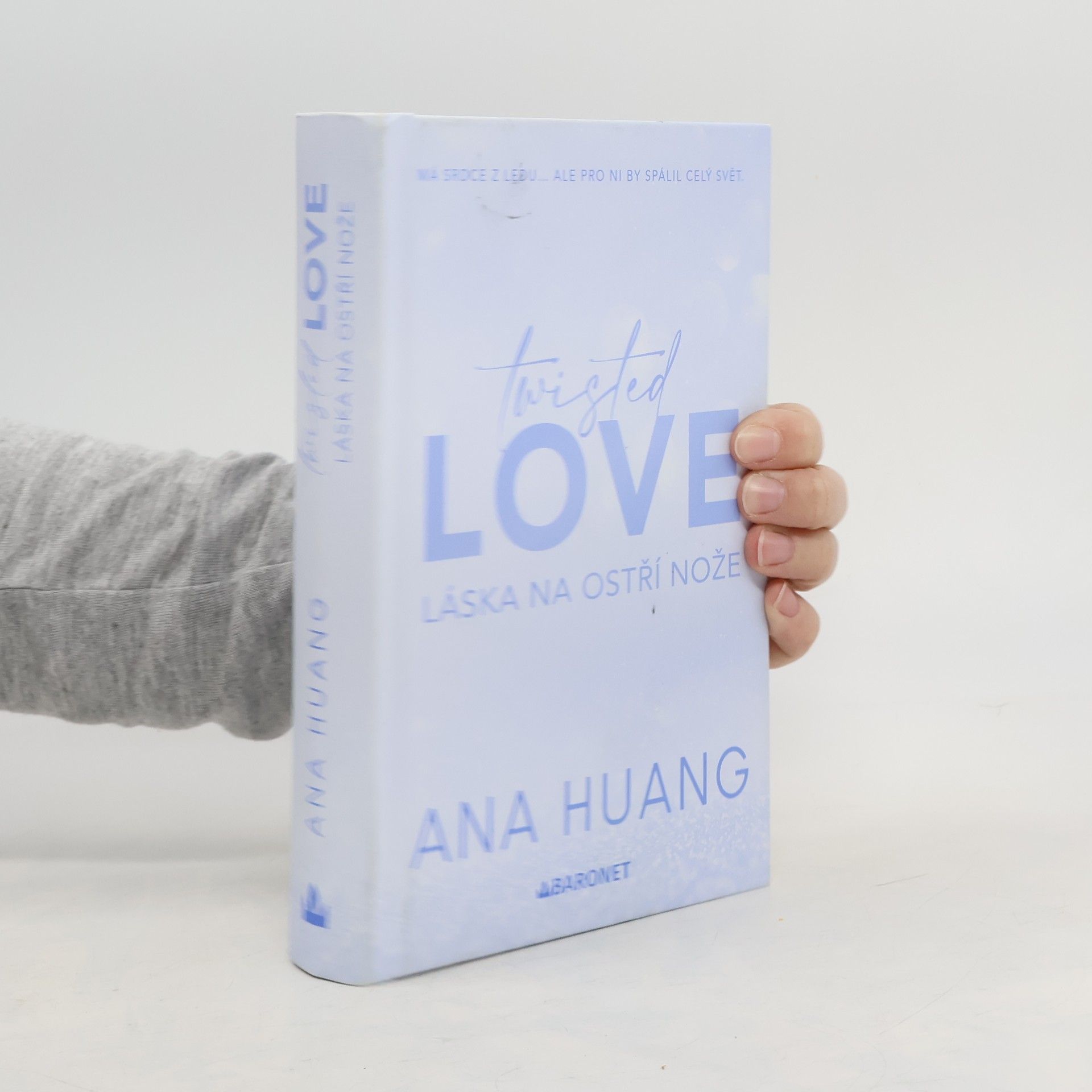 Ana Huang Twisted love. Láska na ostří nože