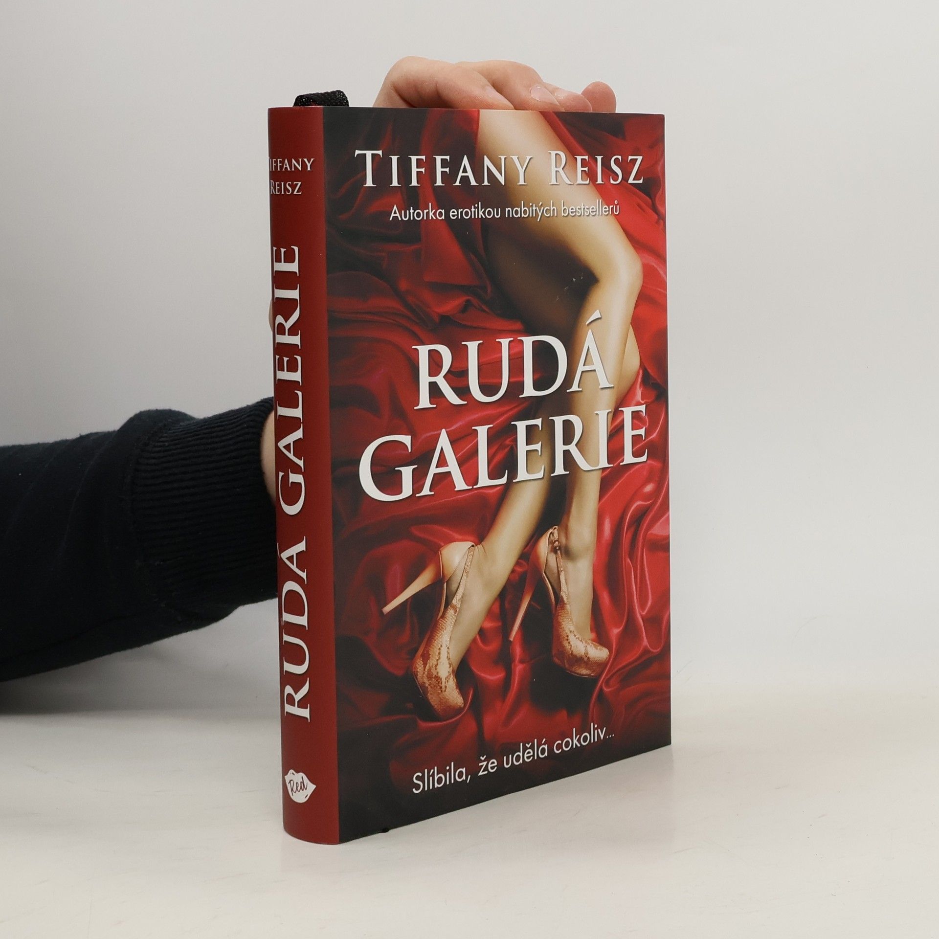 Tiffany Reisz Rudá galerie