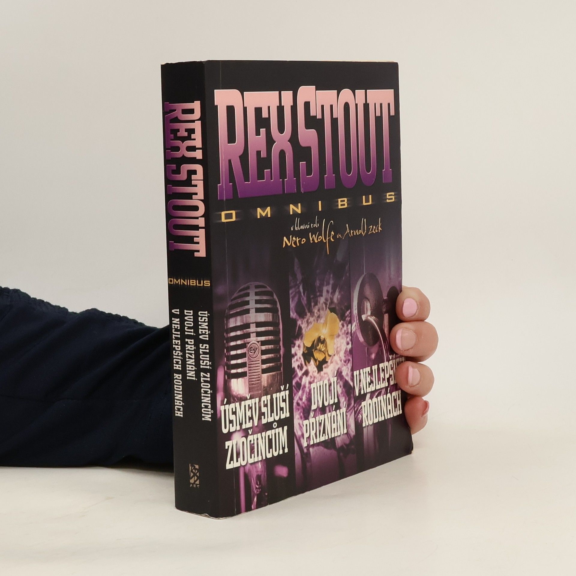 Rex Stout omnibus: Úsměv sluší zločincům. Dvojí přiznání. V nejlepších rodinách