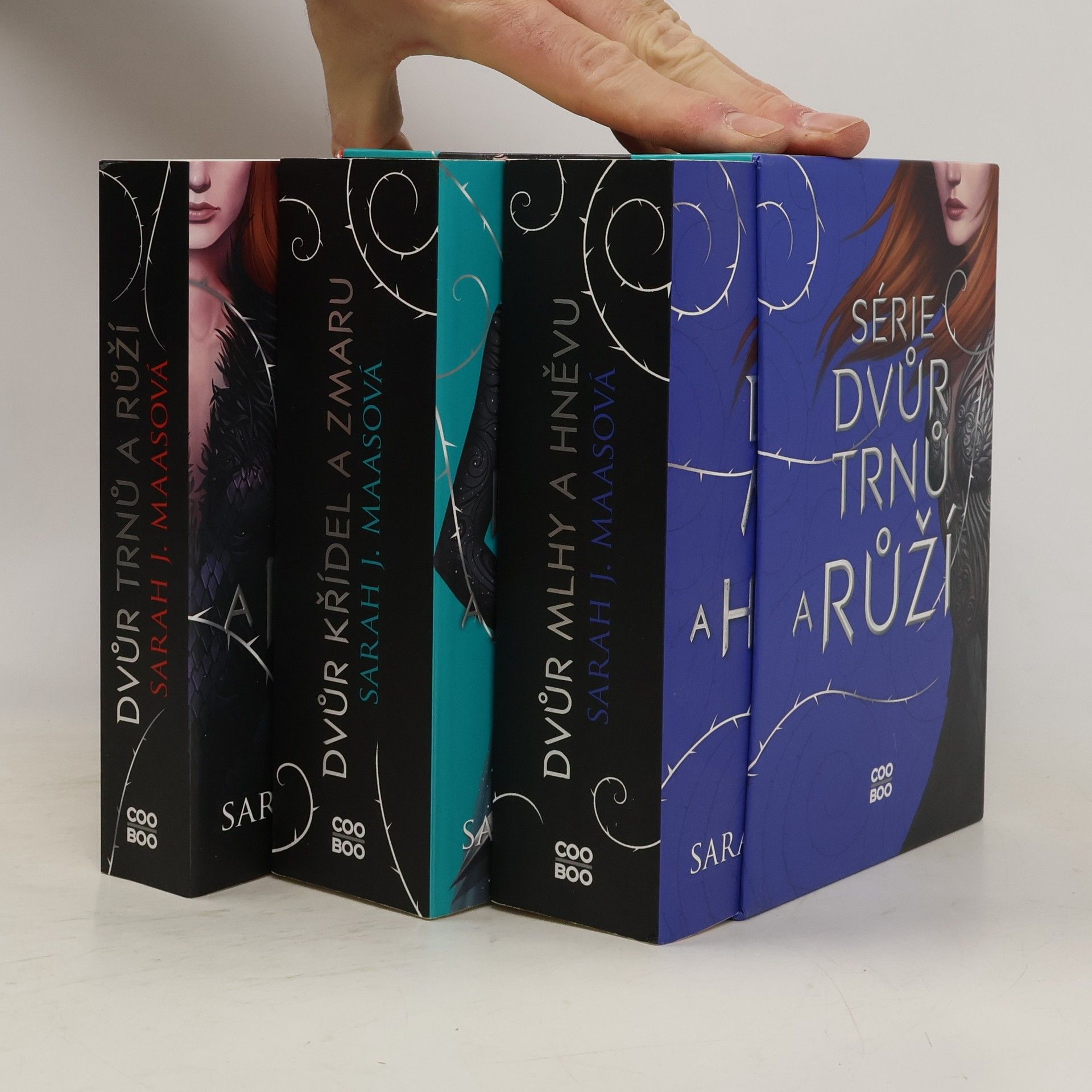 Sarah J. Maas Dvůr trnů a růží 1-3