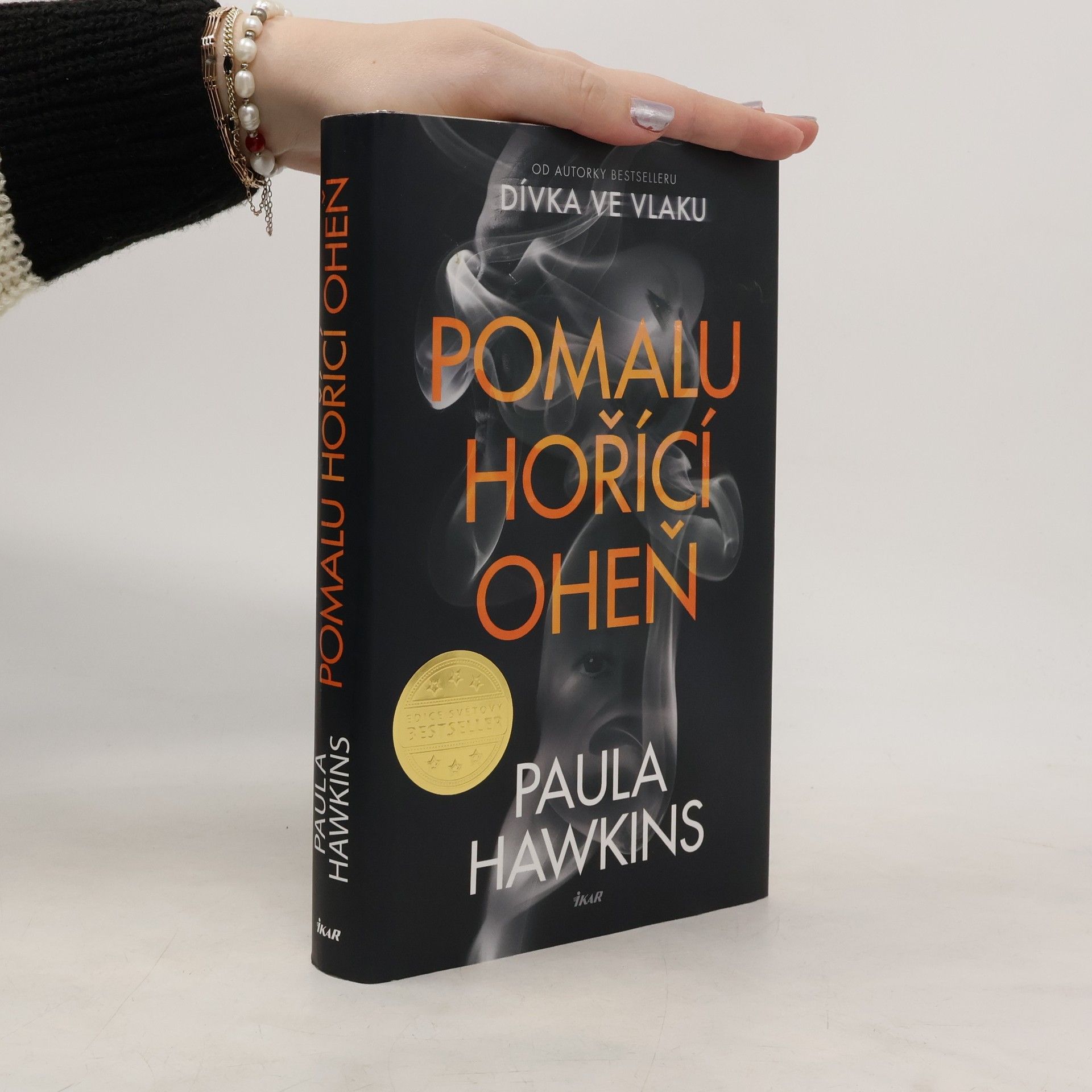 Paula Hawkinsová Pomalu hořící oheň