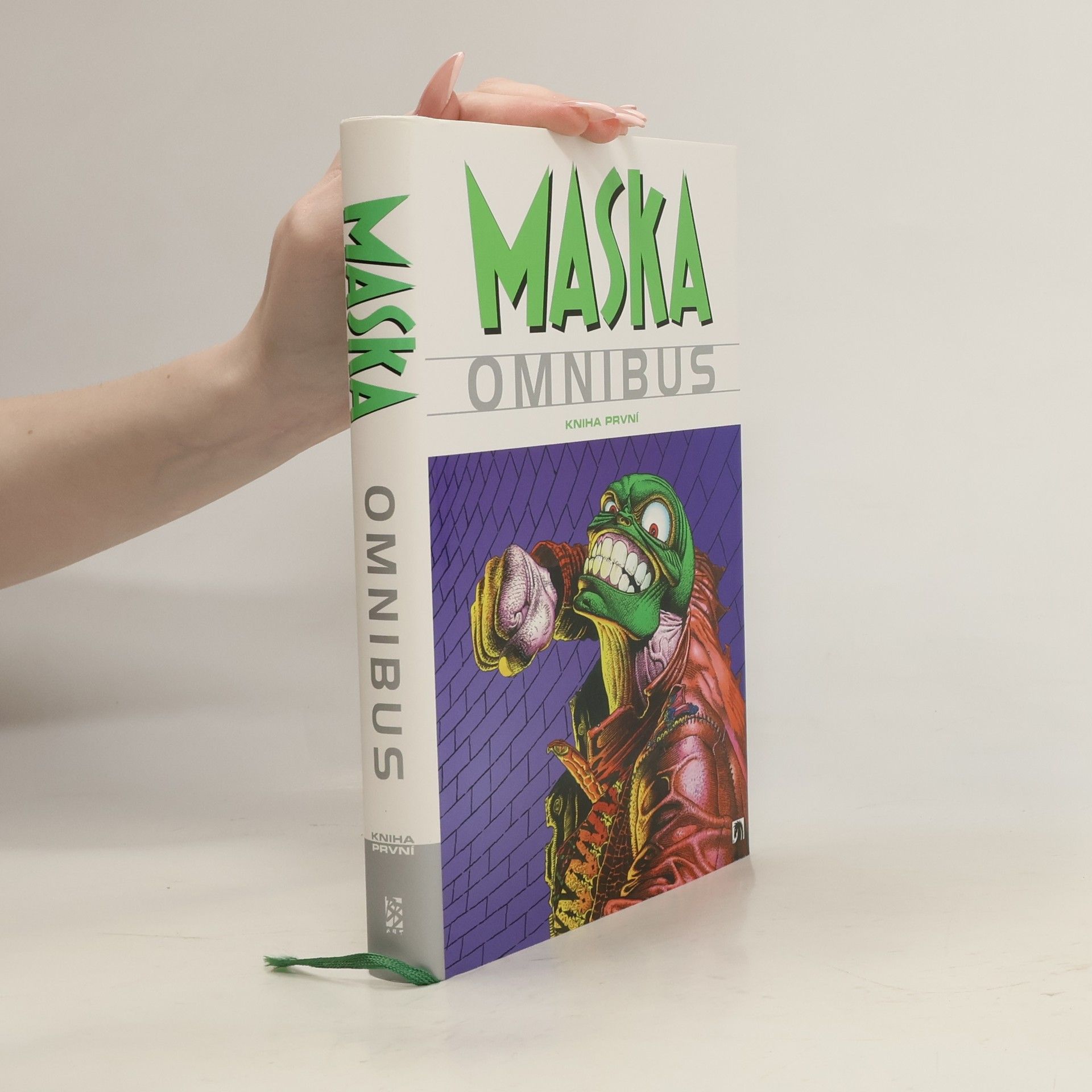 Maska omnibus. Kniha první