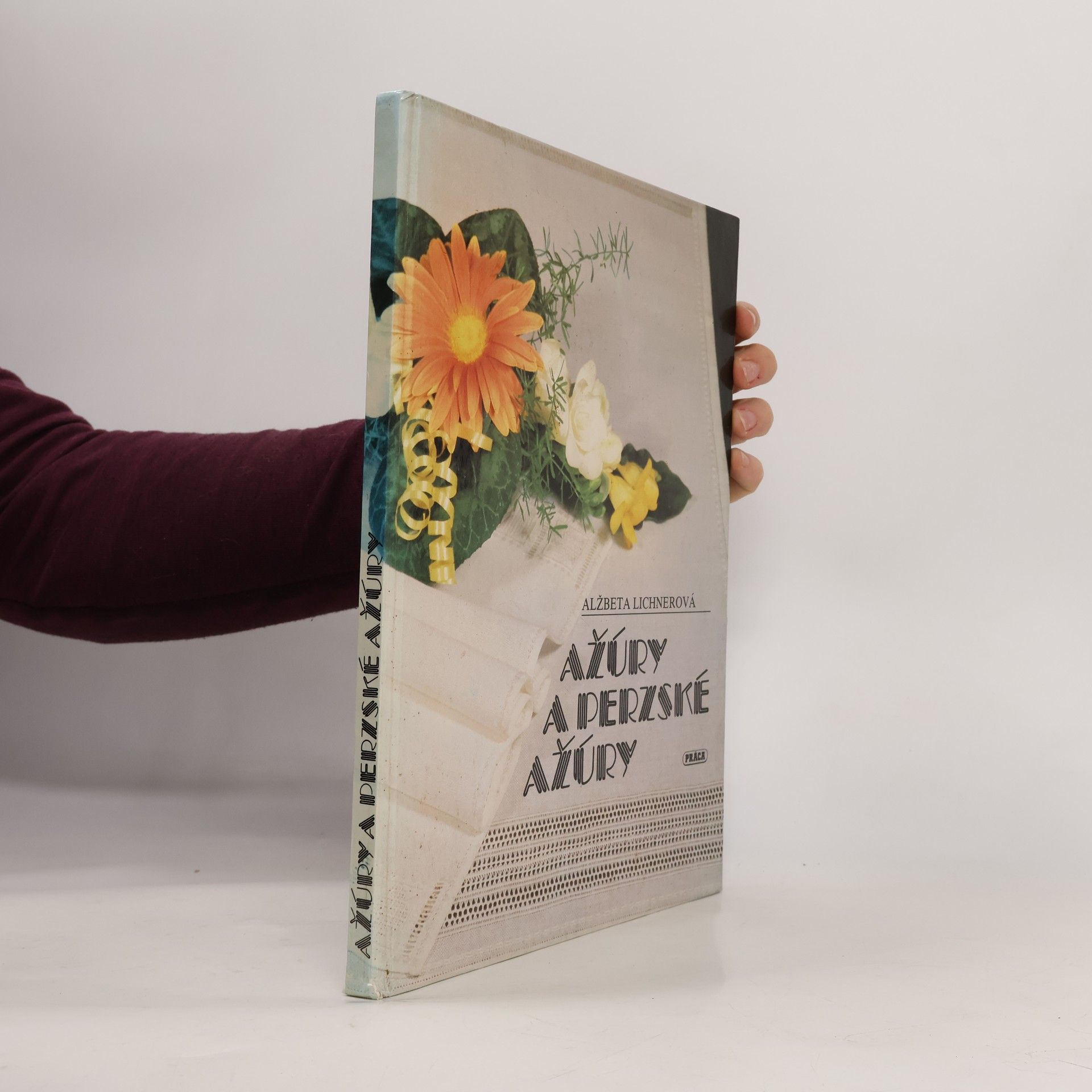 Alžbeta Lichnerová Ažúry a perzské ažúry