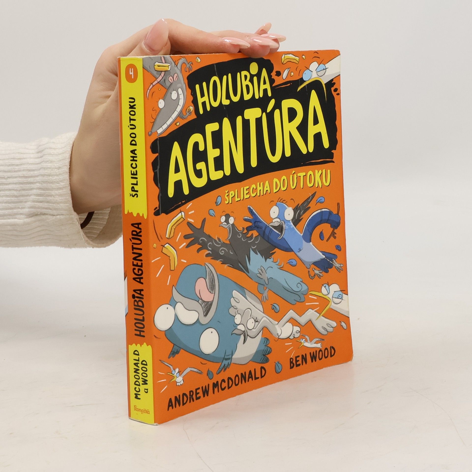 Holubia agentúra špliecha do útoku