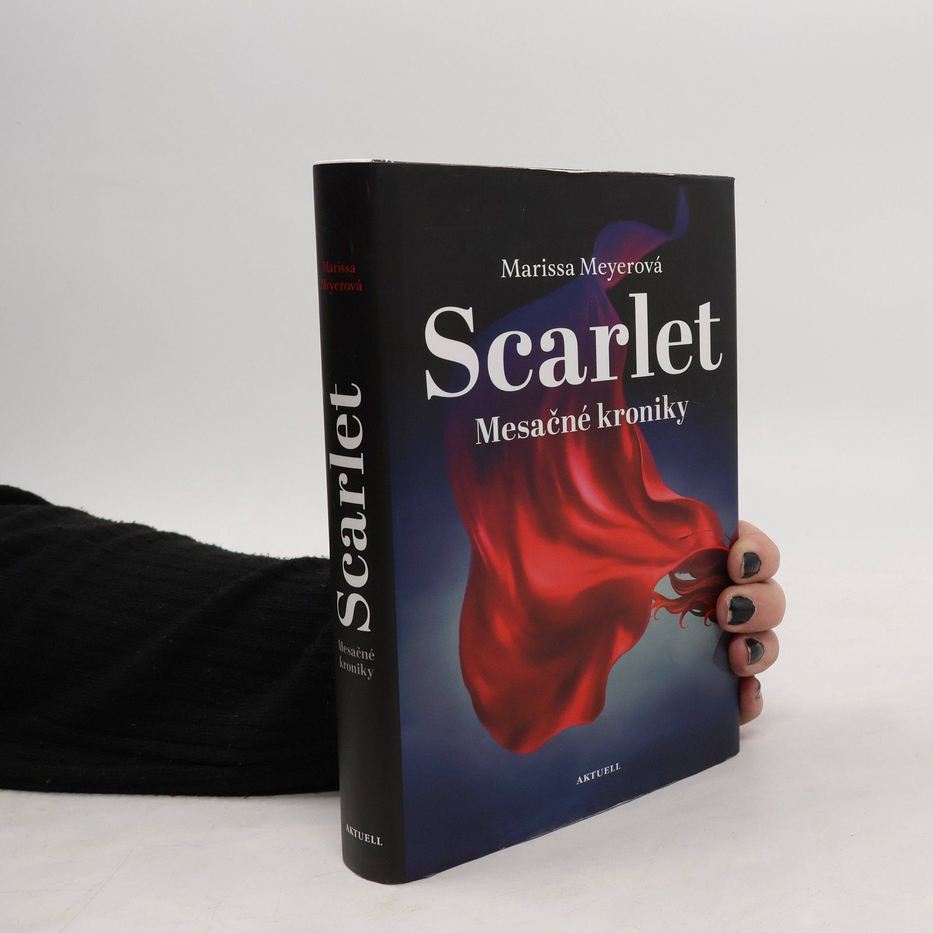 Marissa Meyer Scarlet: Mesačné kroniky