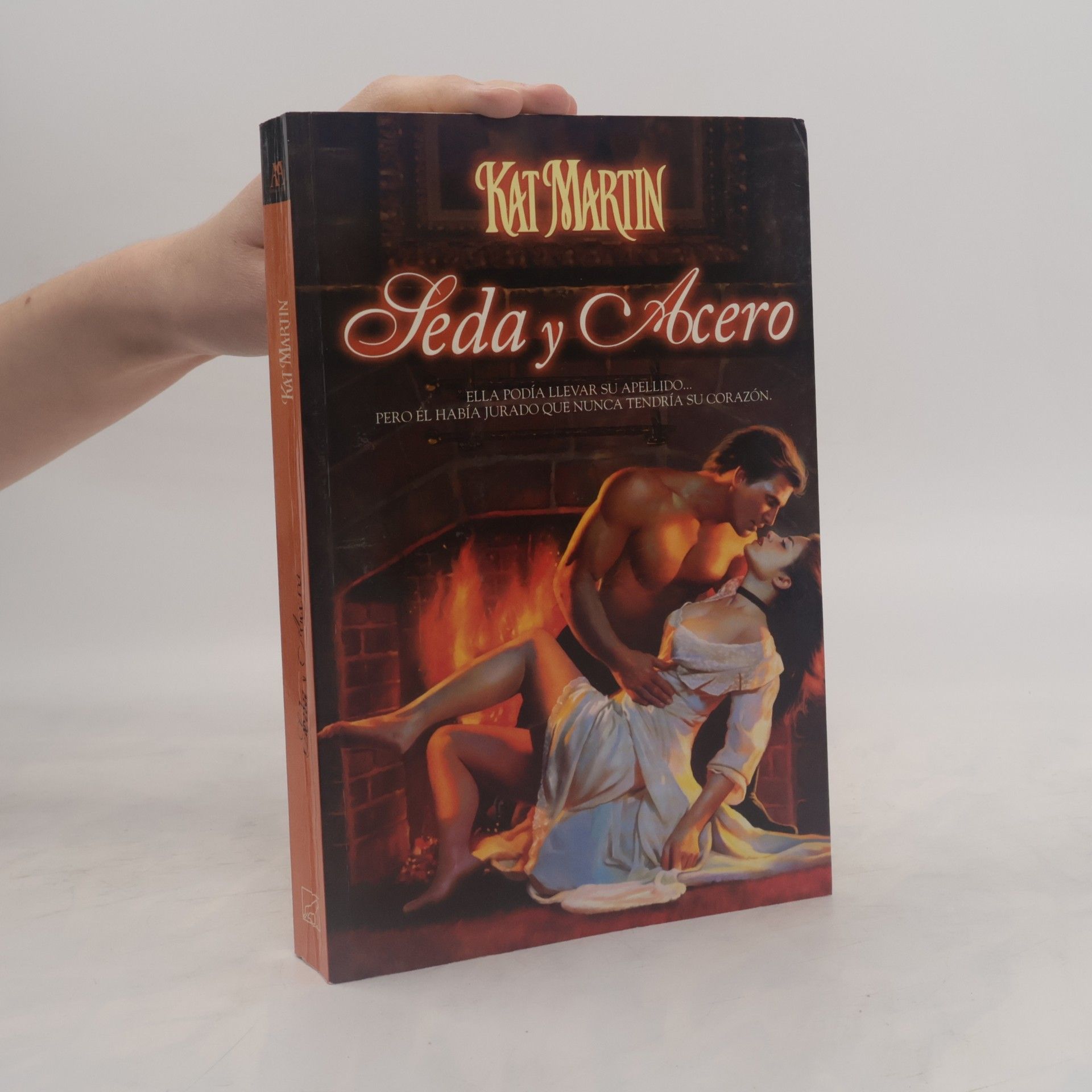 Kat Martinová Seda y Acero