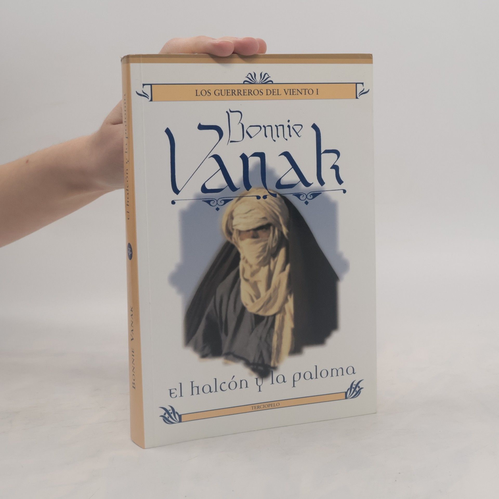 Bonnie Vanak El halcón y la paloma