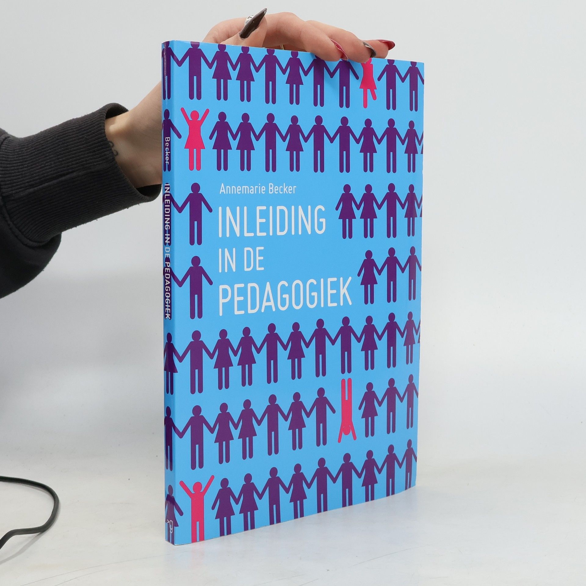 Annemarie Becker Inleiding in de pedagogiek