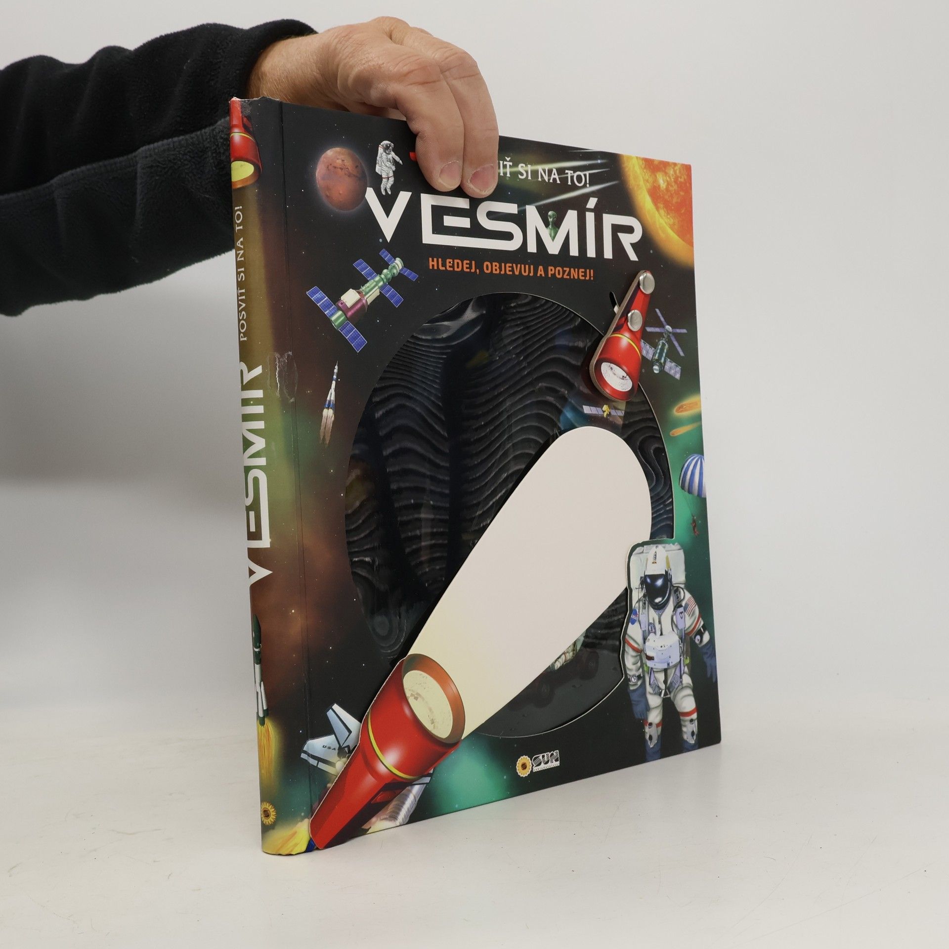 Nakladatelství SUN s.r.o Vesmír Posviť si na to!