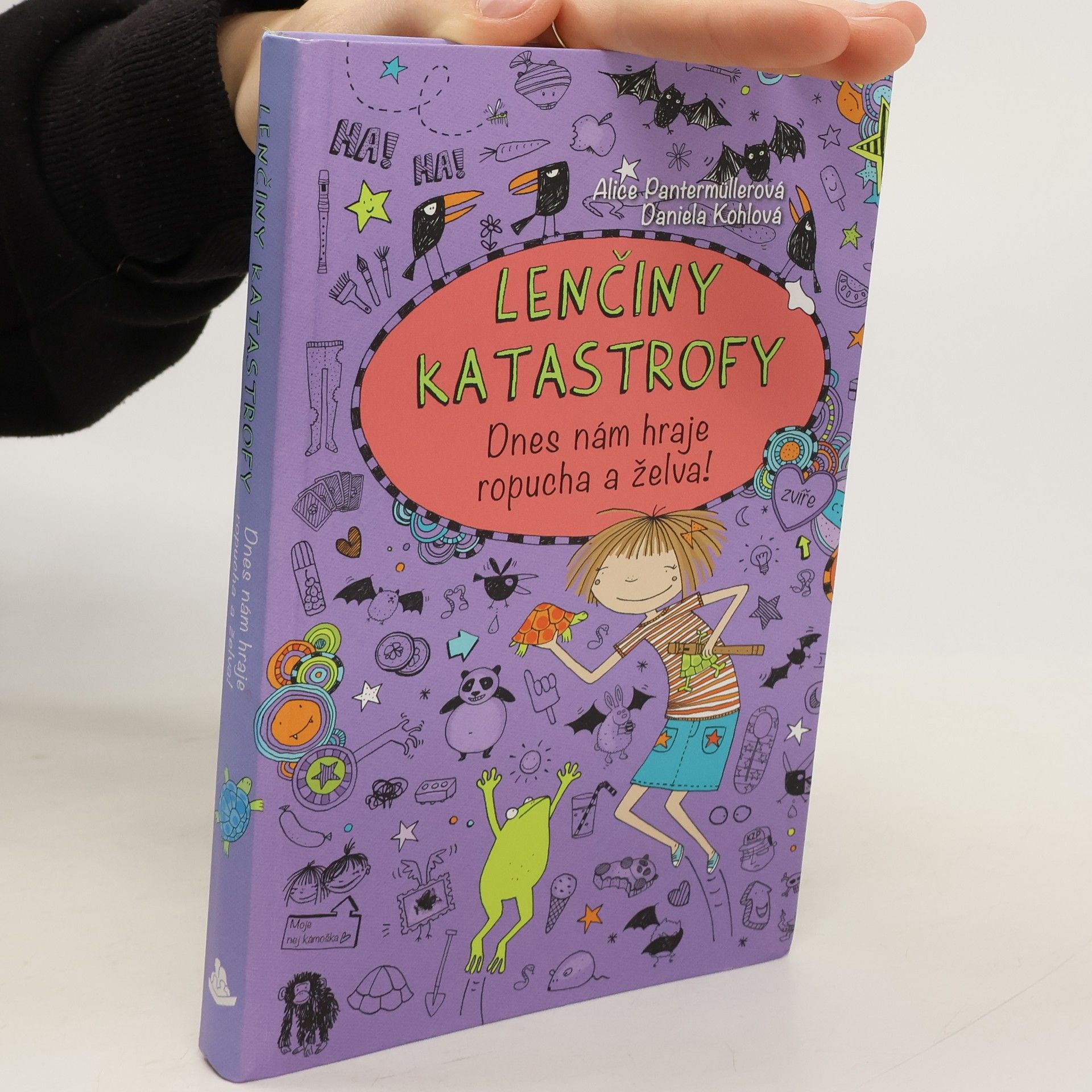 Lenčiny katastrofy. Dnes nám hraje ropucha a želva!