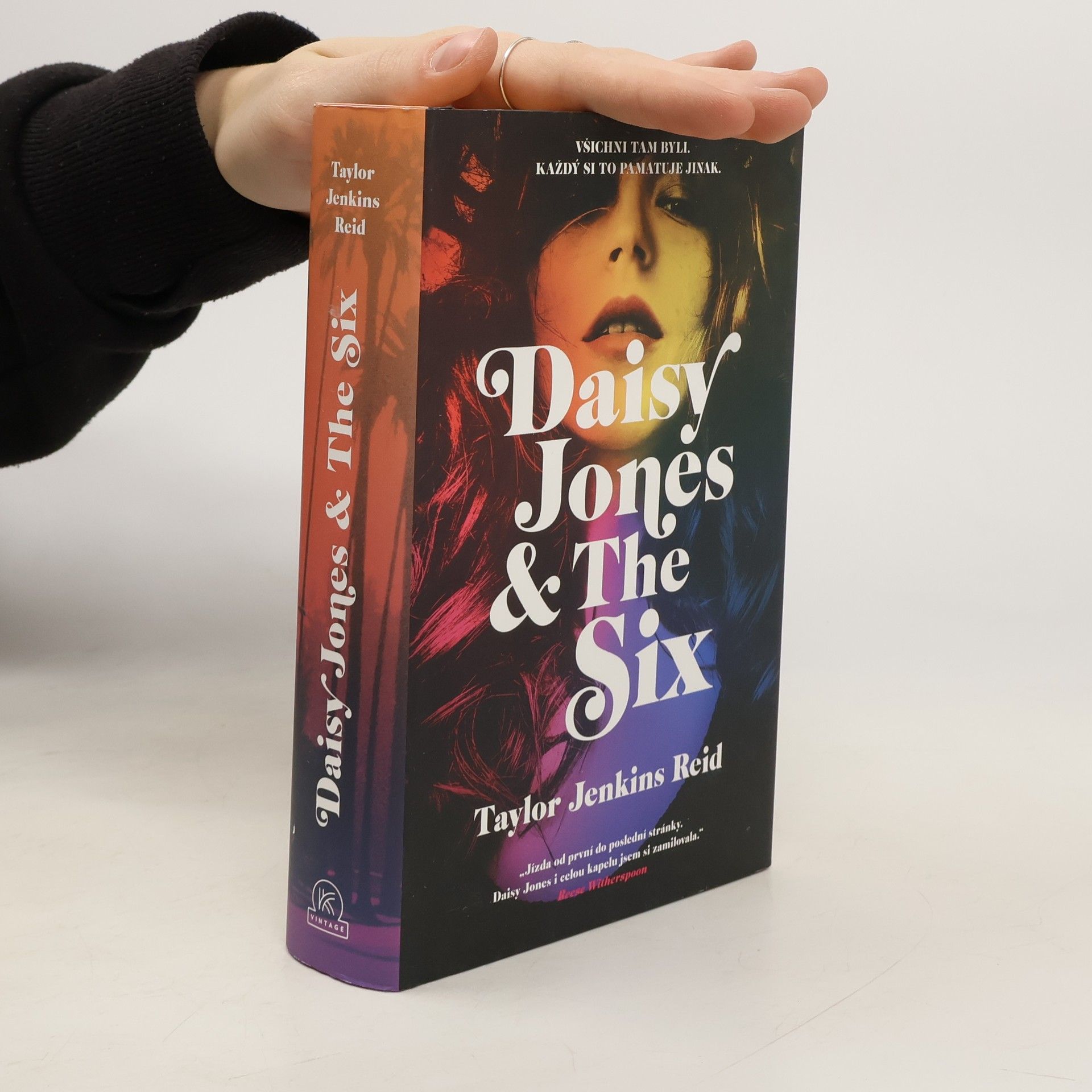 Taylor Jenkins Reid Daisy Jones & The Six