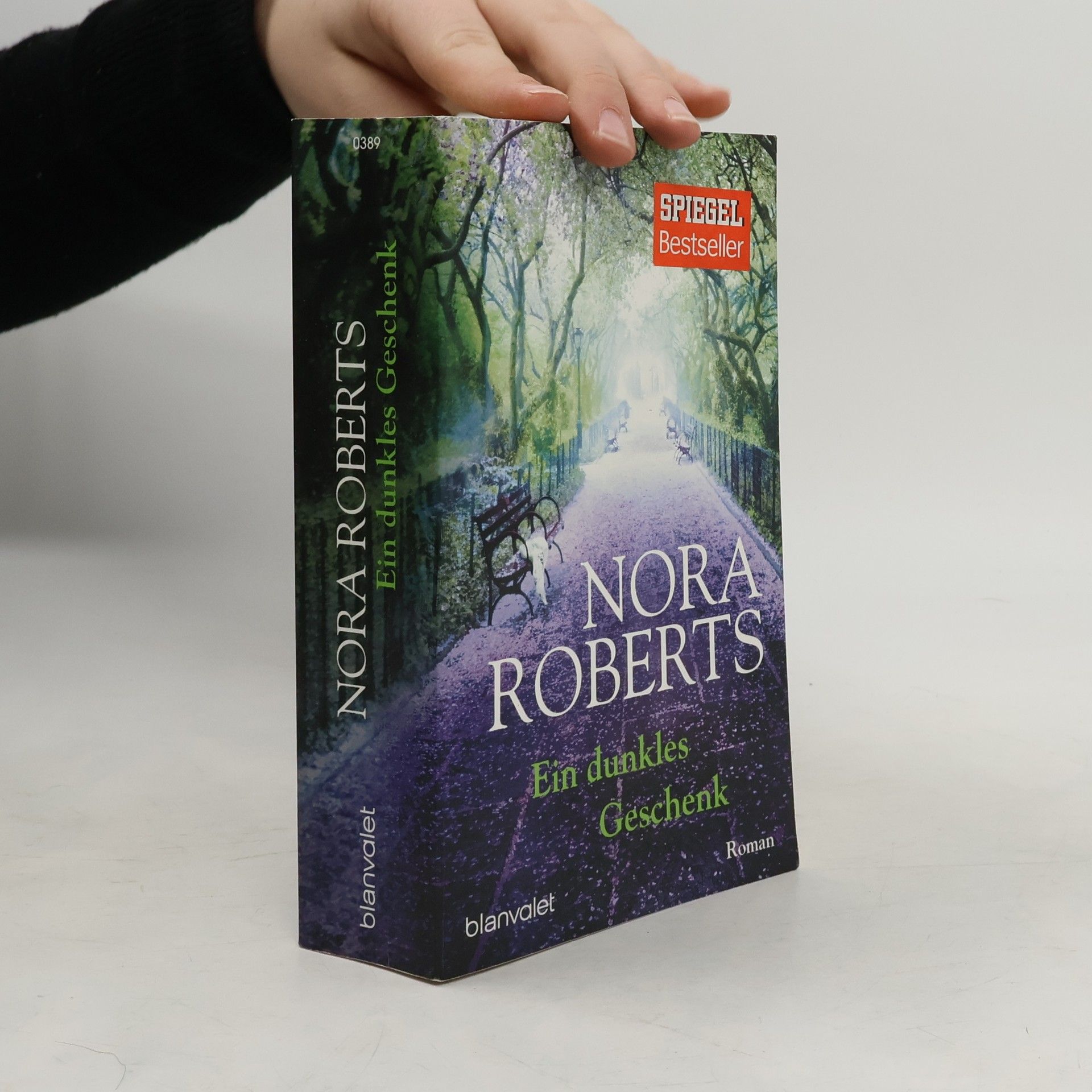 Nora Roberts Ein dunkles Geschenk: roman