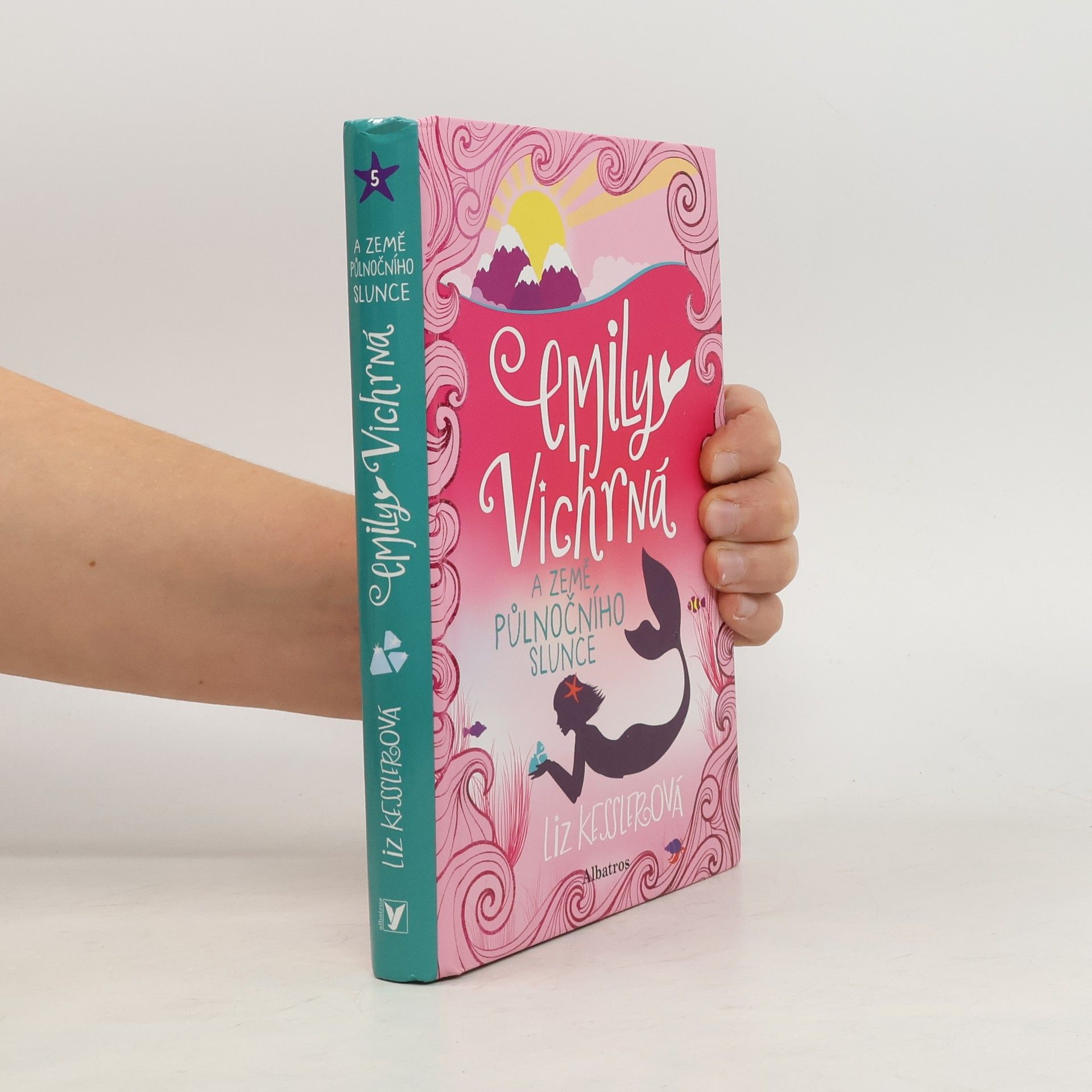 Liz Kessler Emily Vichrná a země půlnočního slunce