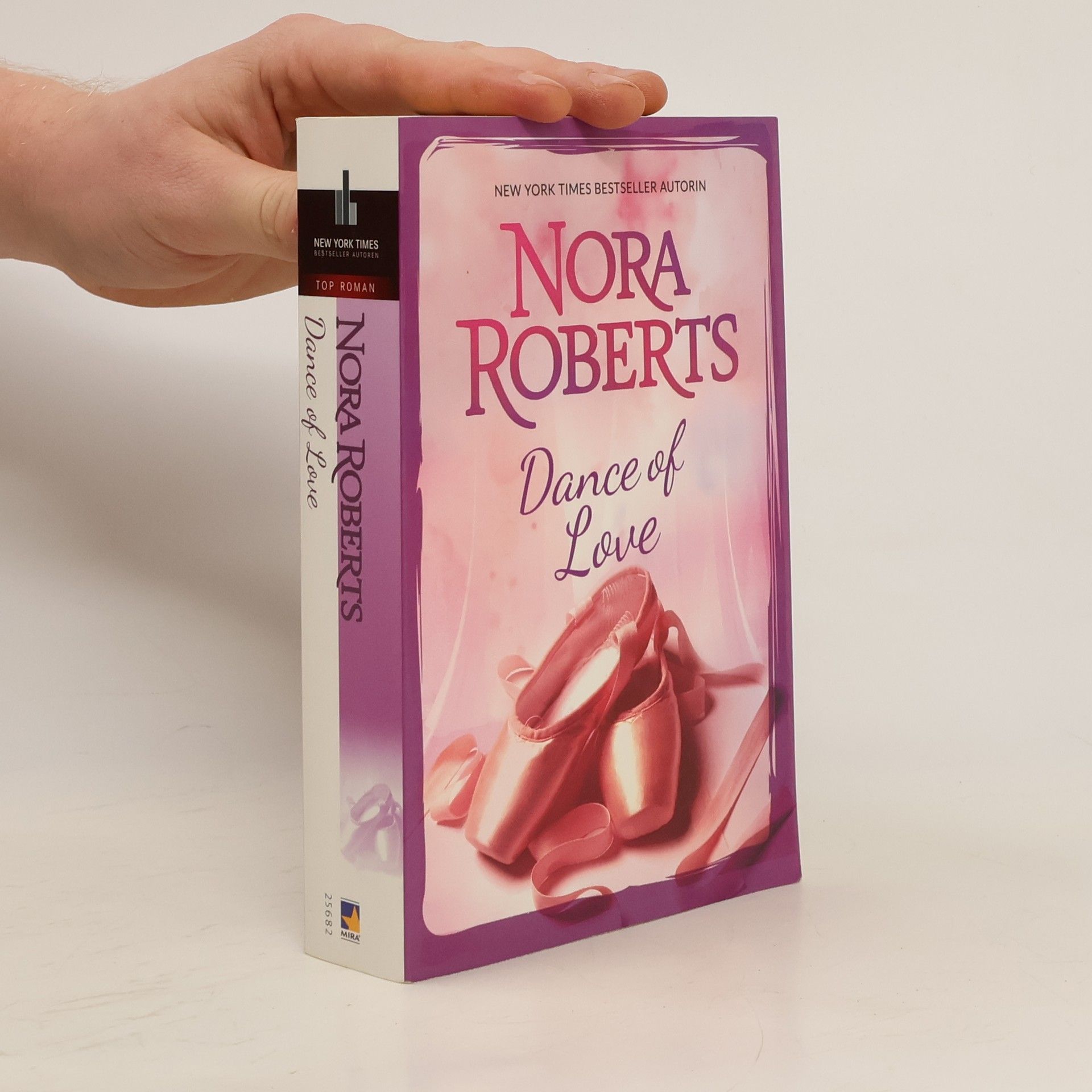 Nora Roberts Dance of love