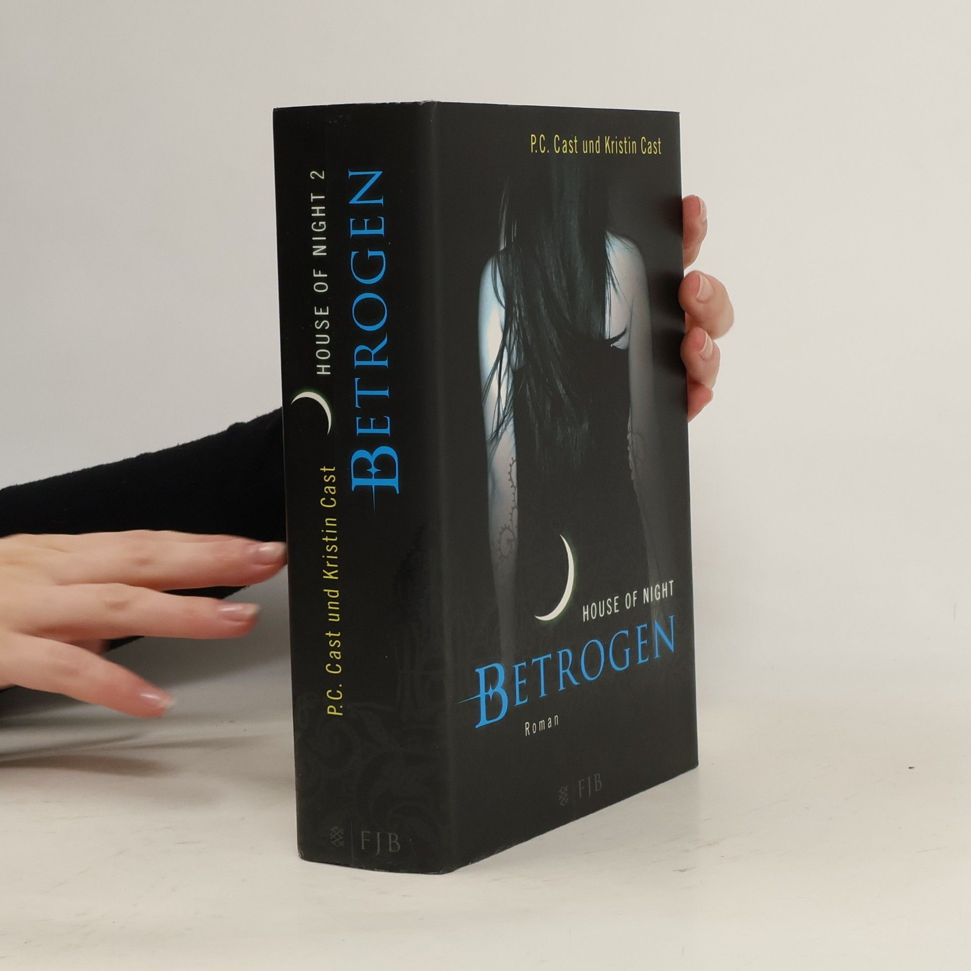 P. C. Cast House of Night 2. Betrogen