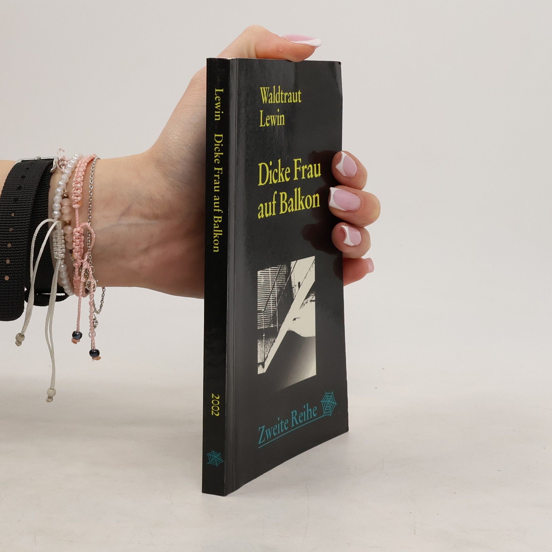 Waldtraut Lewin Dicke Frau auf Balkon. Kriminalroman