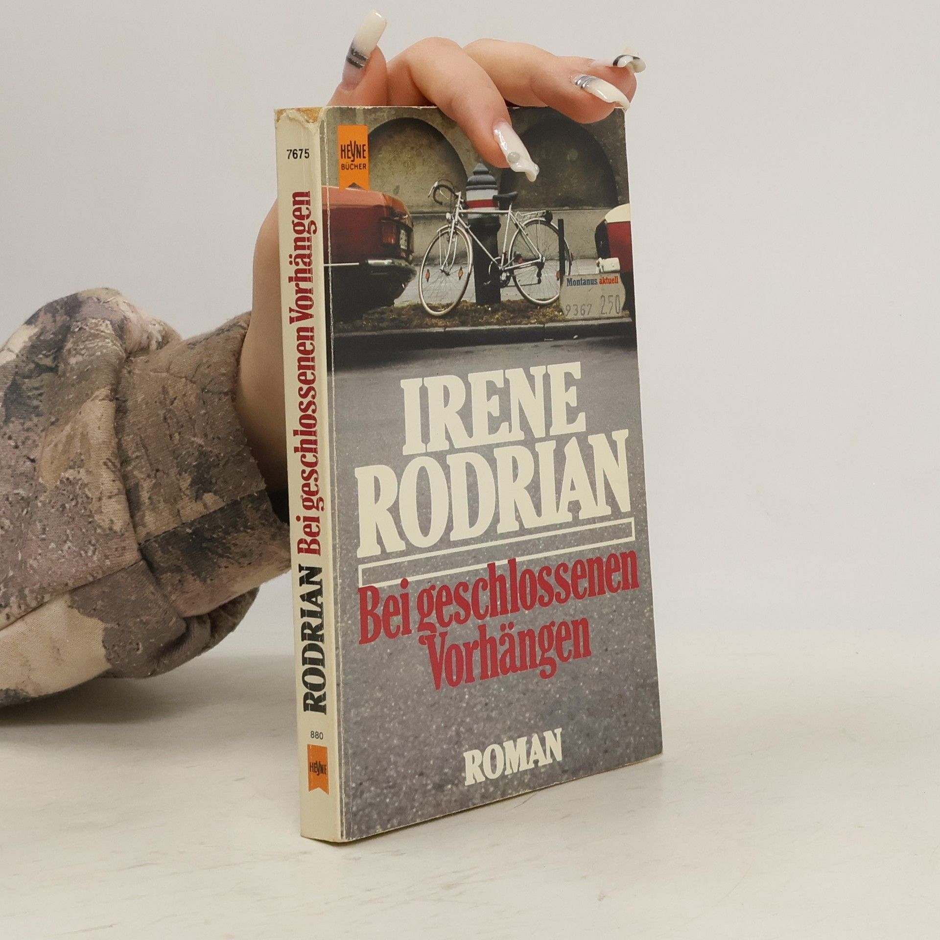 Irene Rodrian Bei geschlossenen Vorhängen