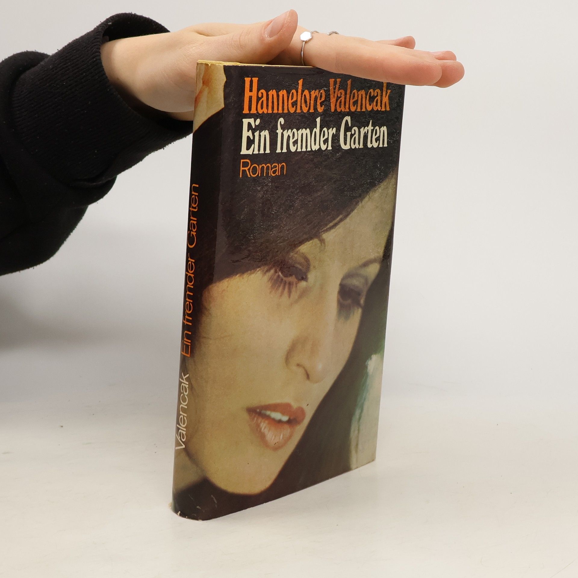 Hannelore Valencak Ein fremder Garten