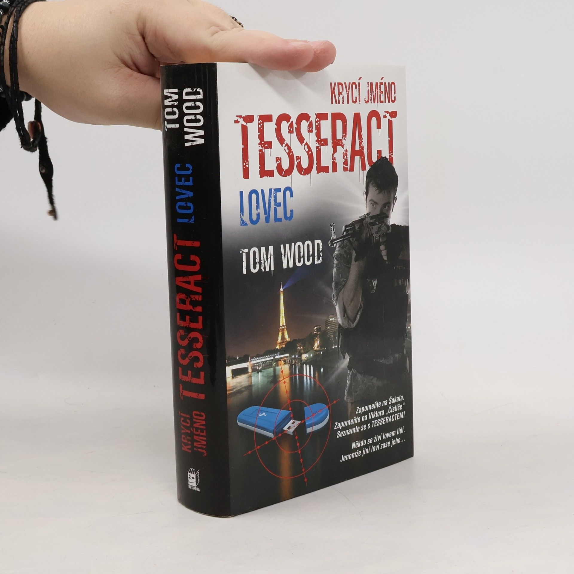 Tom Wood Krycí jméno Tesseract. Lovec