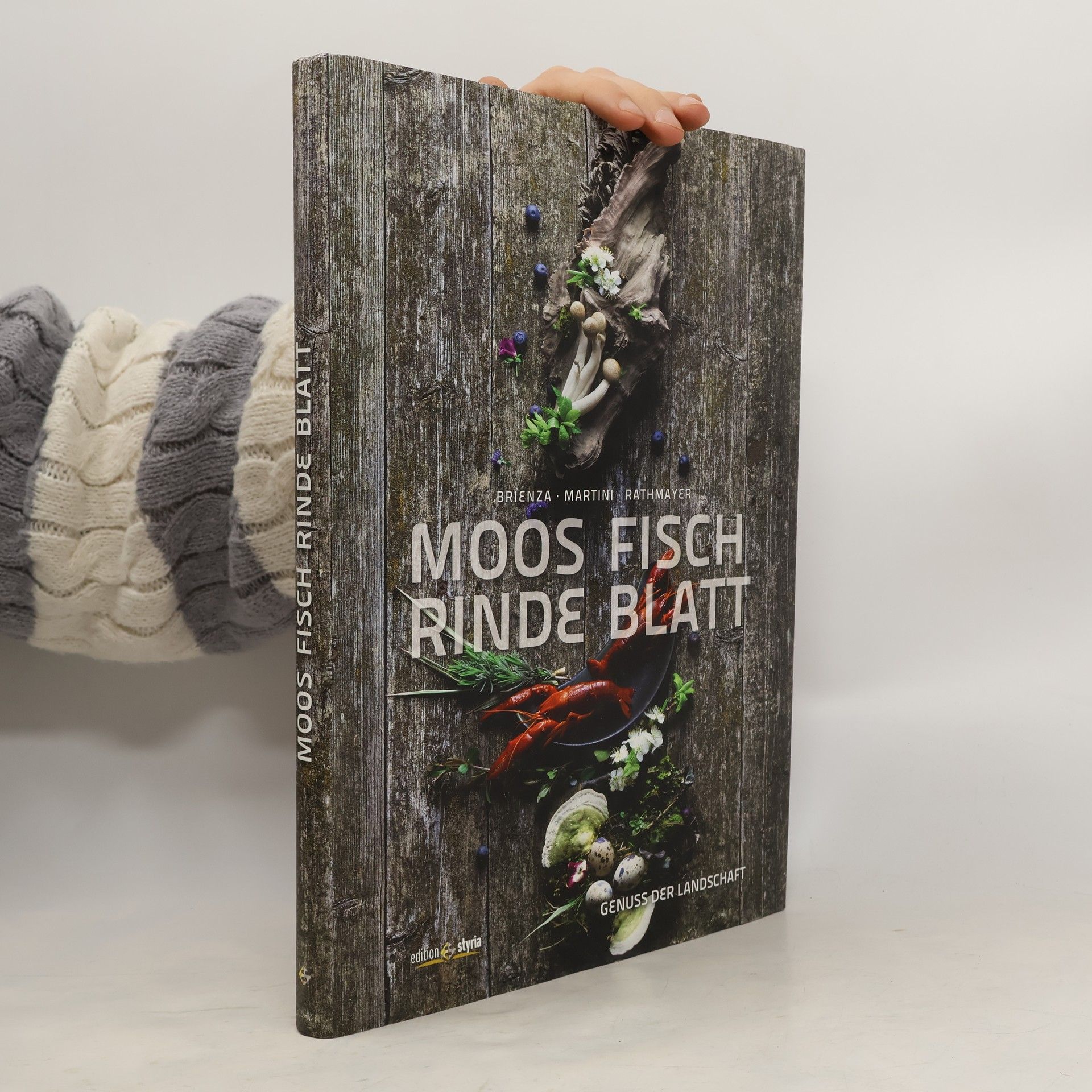 Valentino Brienza Moos, Fisch, Rinde, Blatt