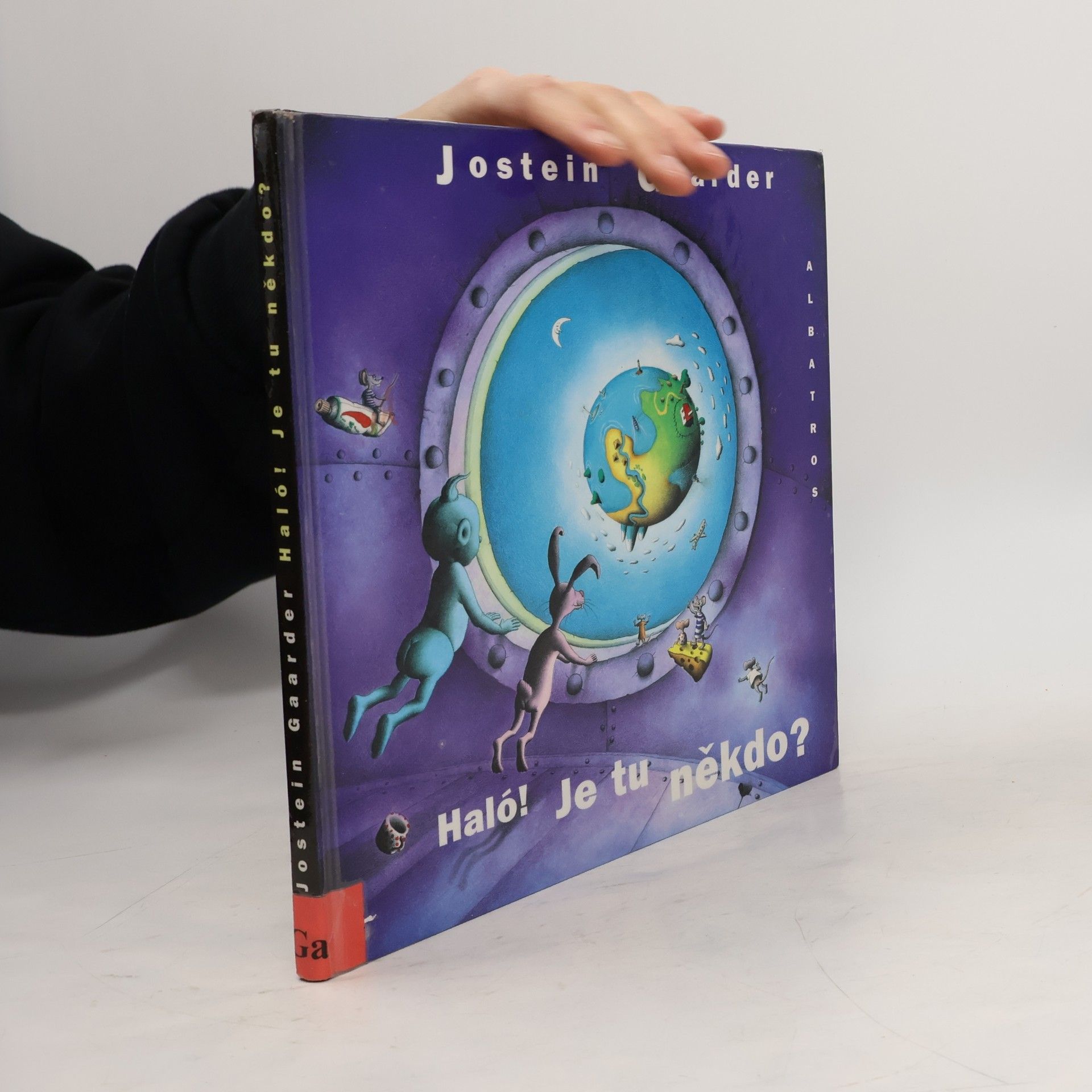 Haló! Je tu někdo?