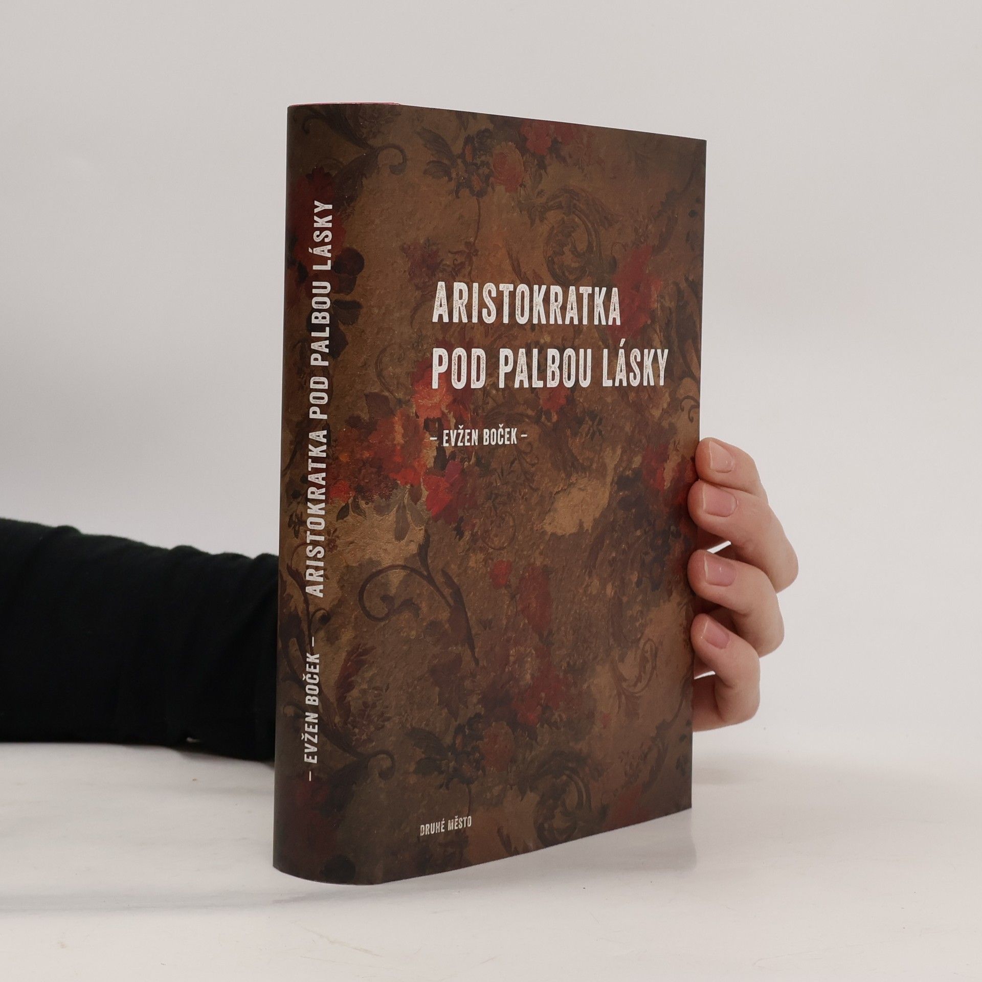 Evžen Boček Aristokratka pod palbou lásky