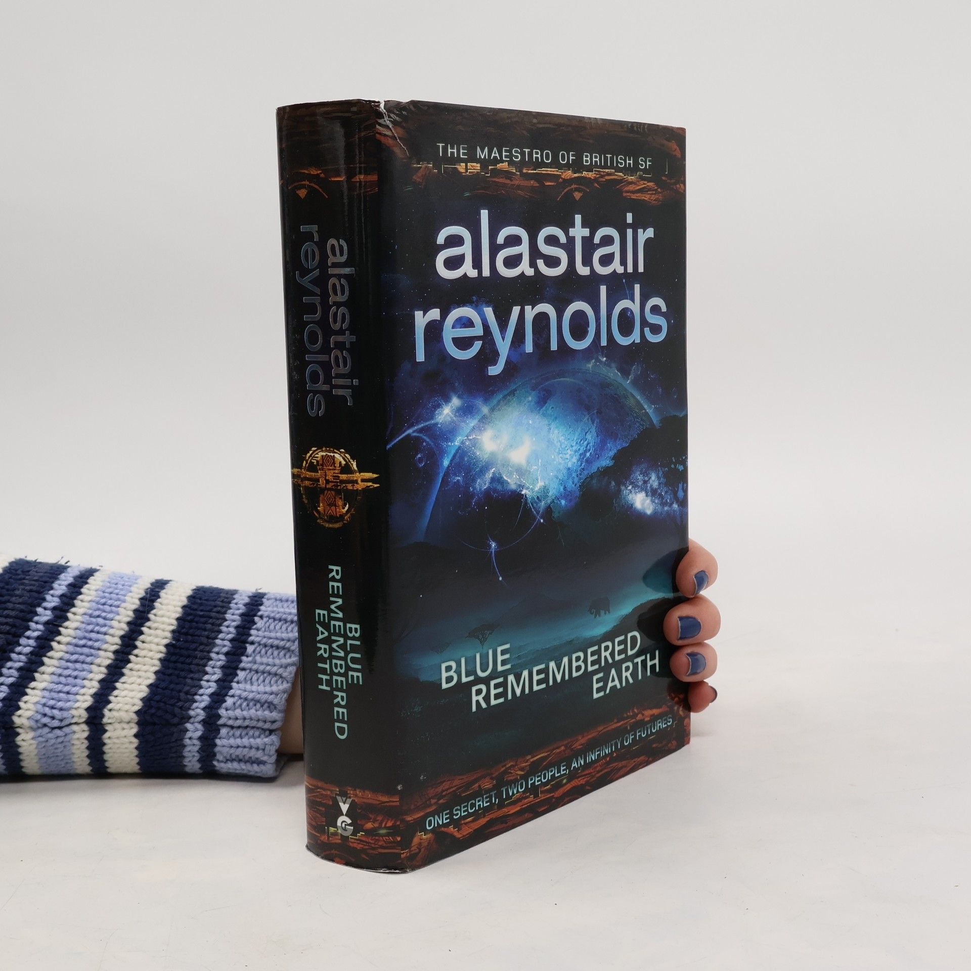 Alastair Reynolds Poseidons Children - 1: Blue Remembered Earth
