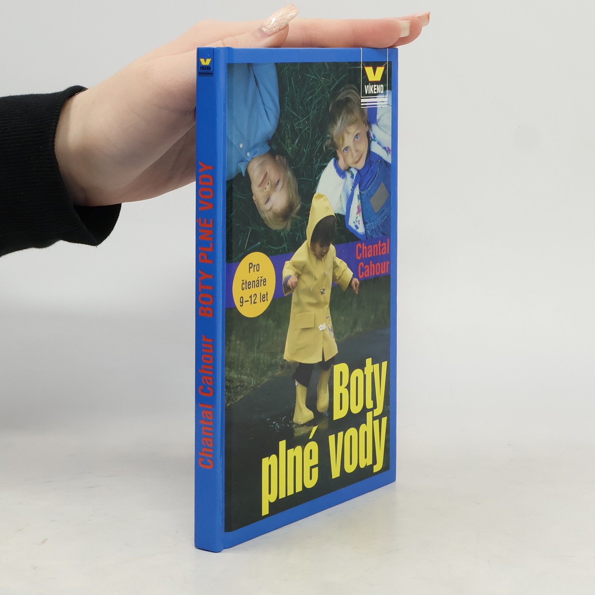 Chantal Cahour Boty plné vody