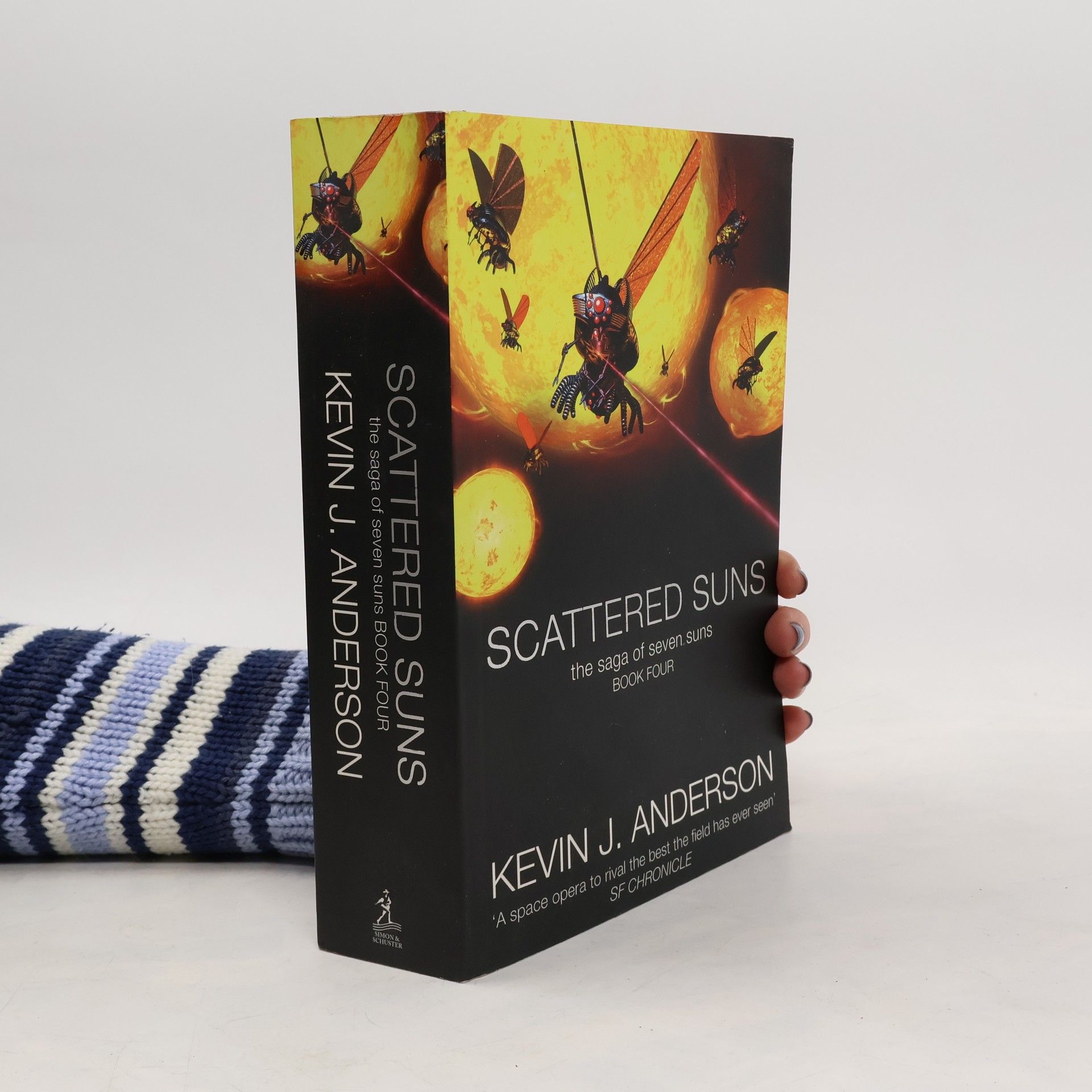 Kevin J. Anderson Scattered Suns. The Saga of Seven Suns, Book 4