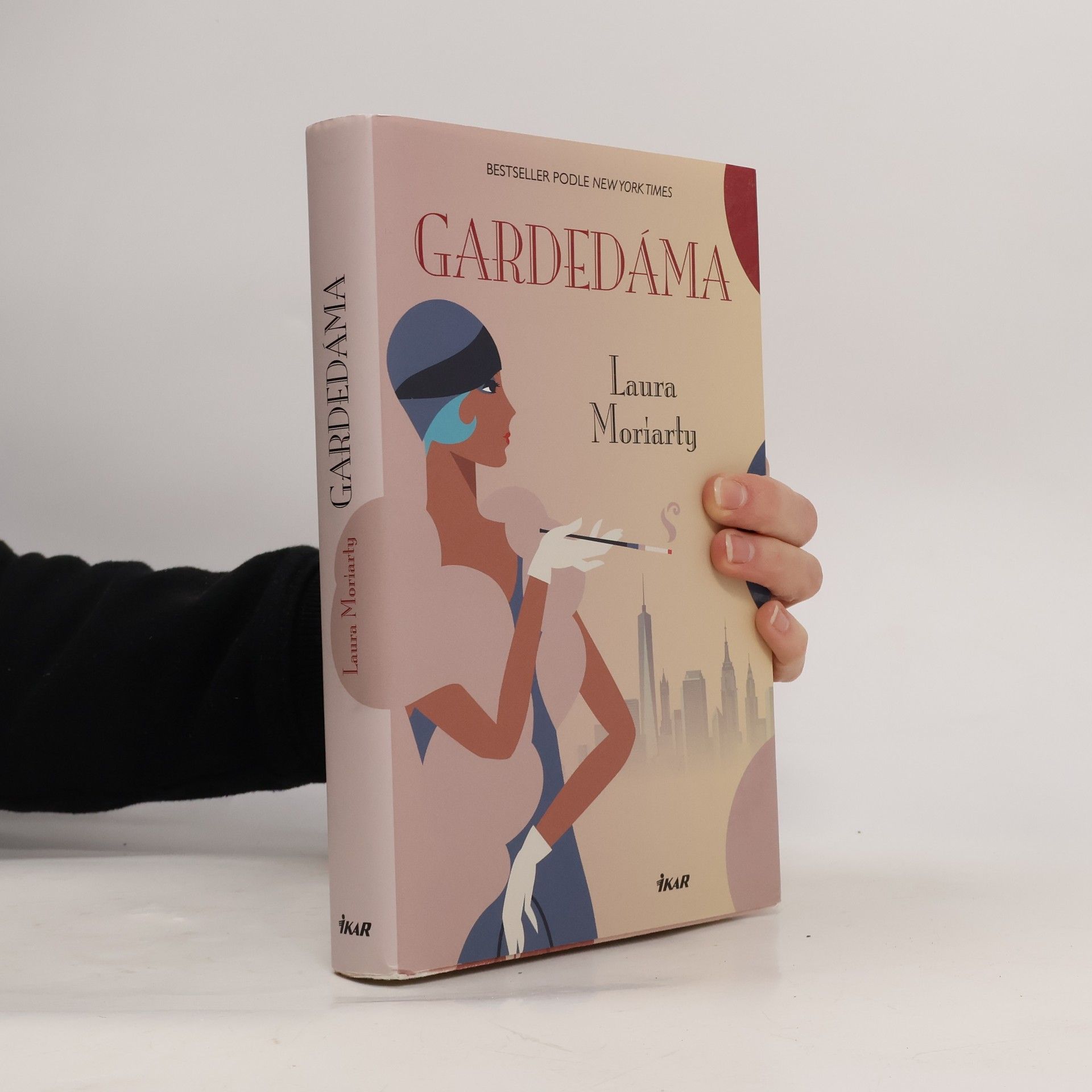 Laura Moriarty Gardedáma