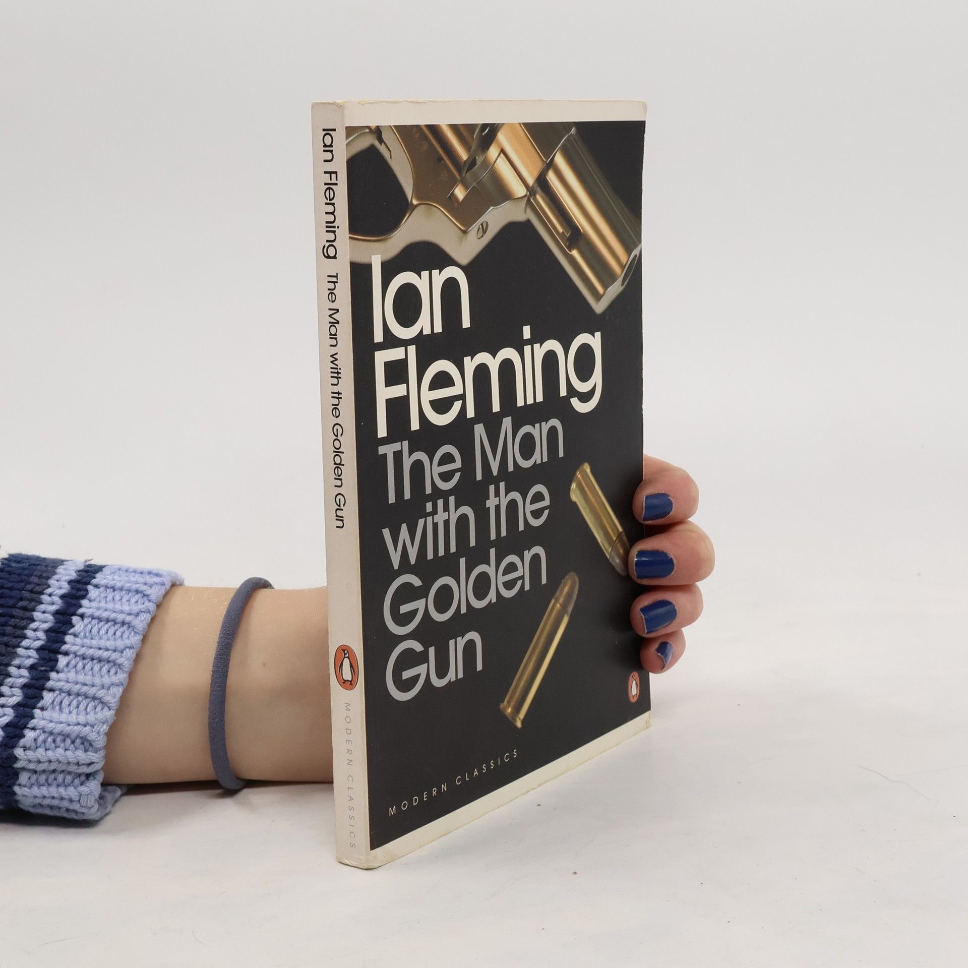 Ian Fleming Modern Classics: The Man with the Golden Gun