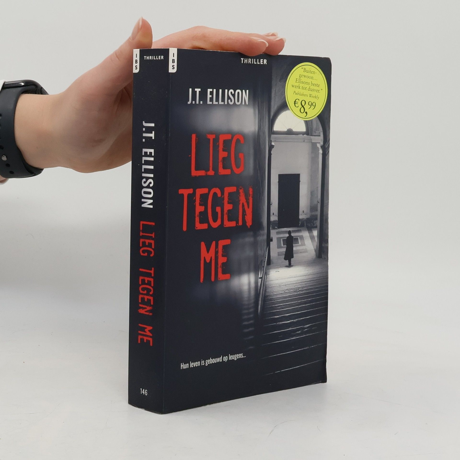 J. T. Ellison Lieg tegen me