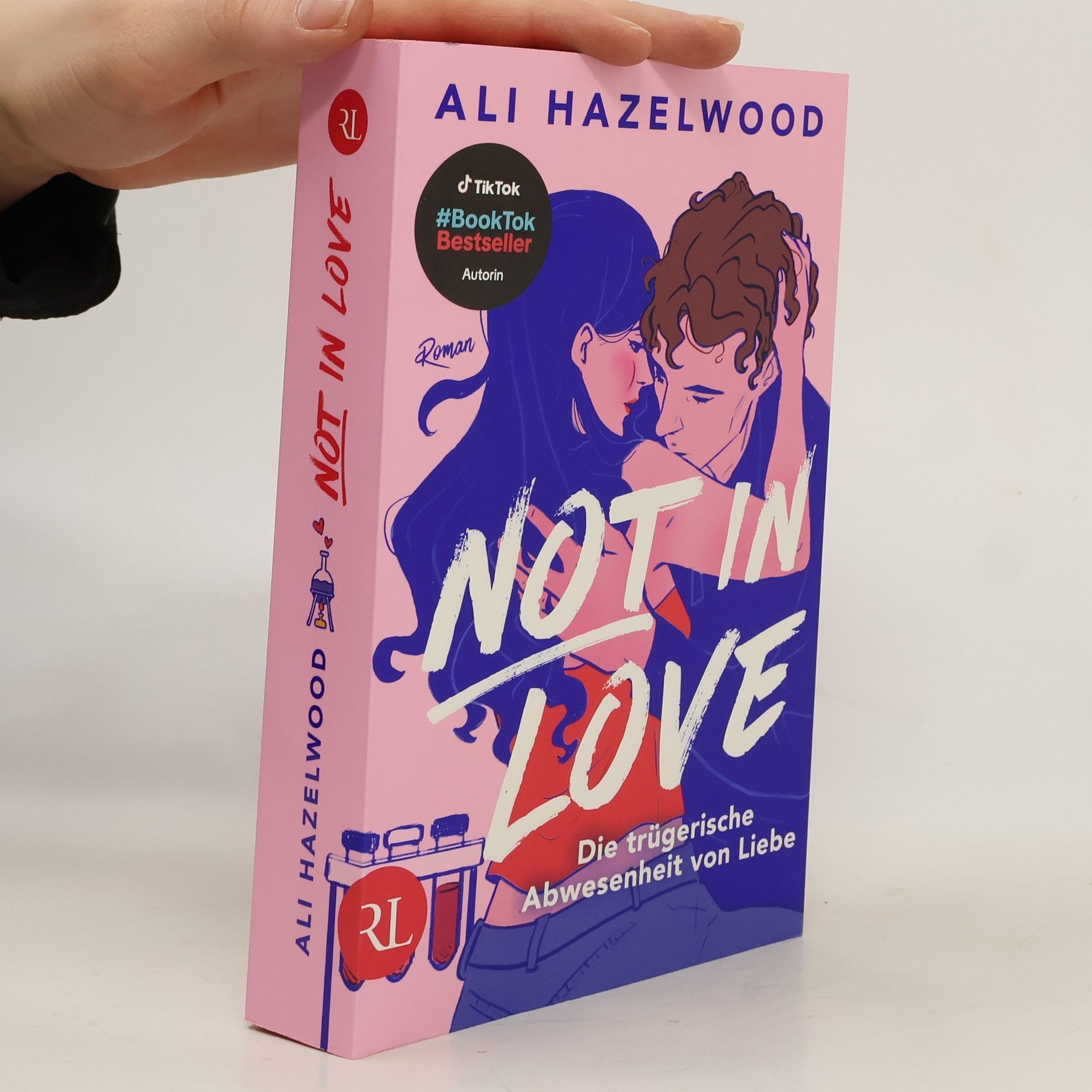 Ali Hazelwood Not in Love - Die trügerische Abwesenheit von Liebe