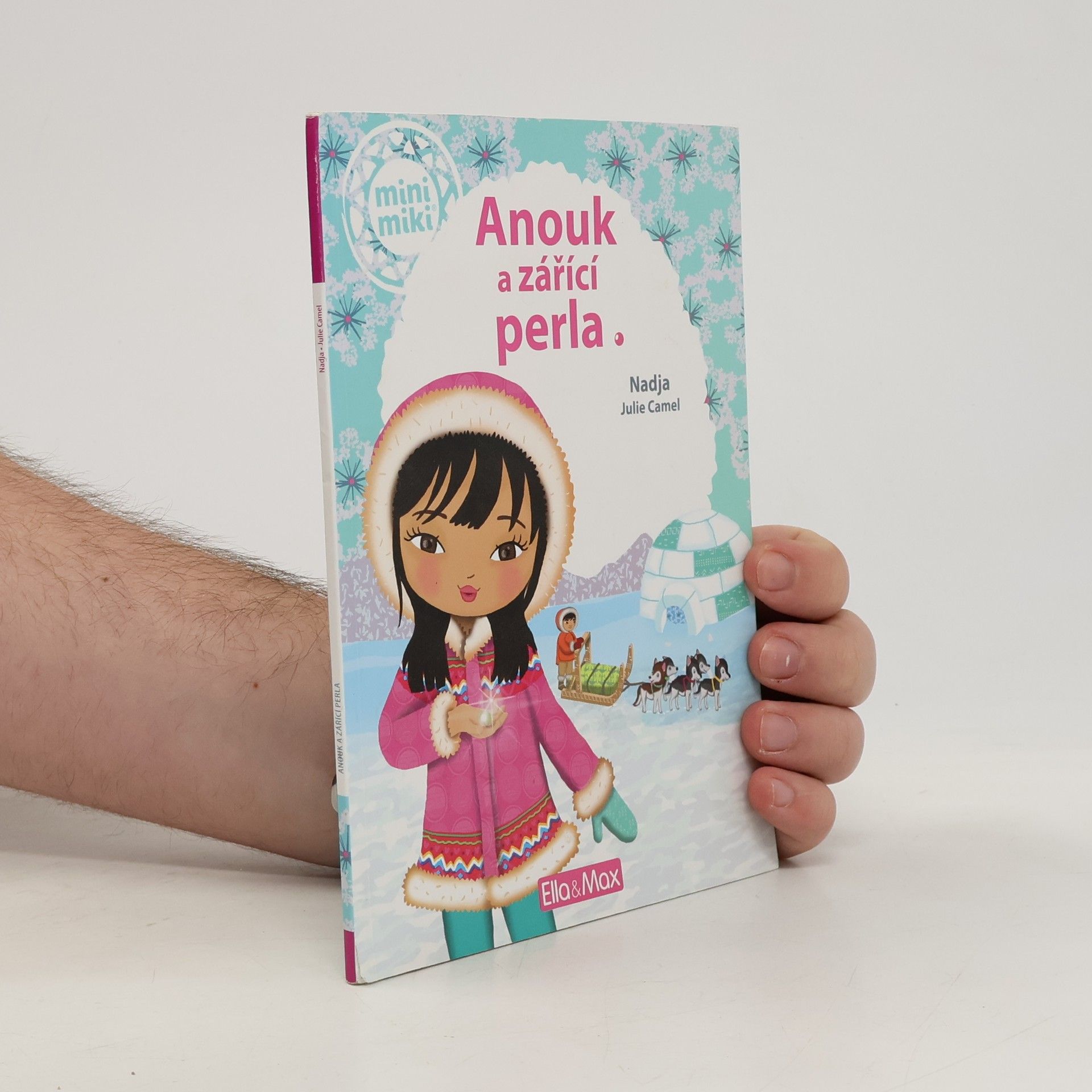 Nadja Anouk a zářící perla