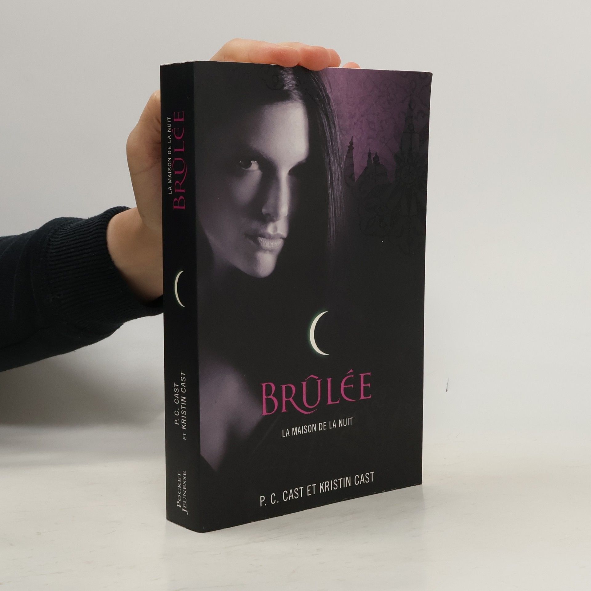 Phyllis Christine Cast La Maison de la Nuit: Brûlée