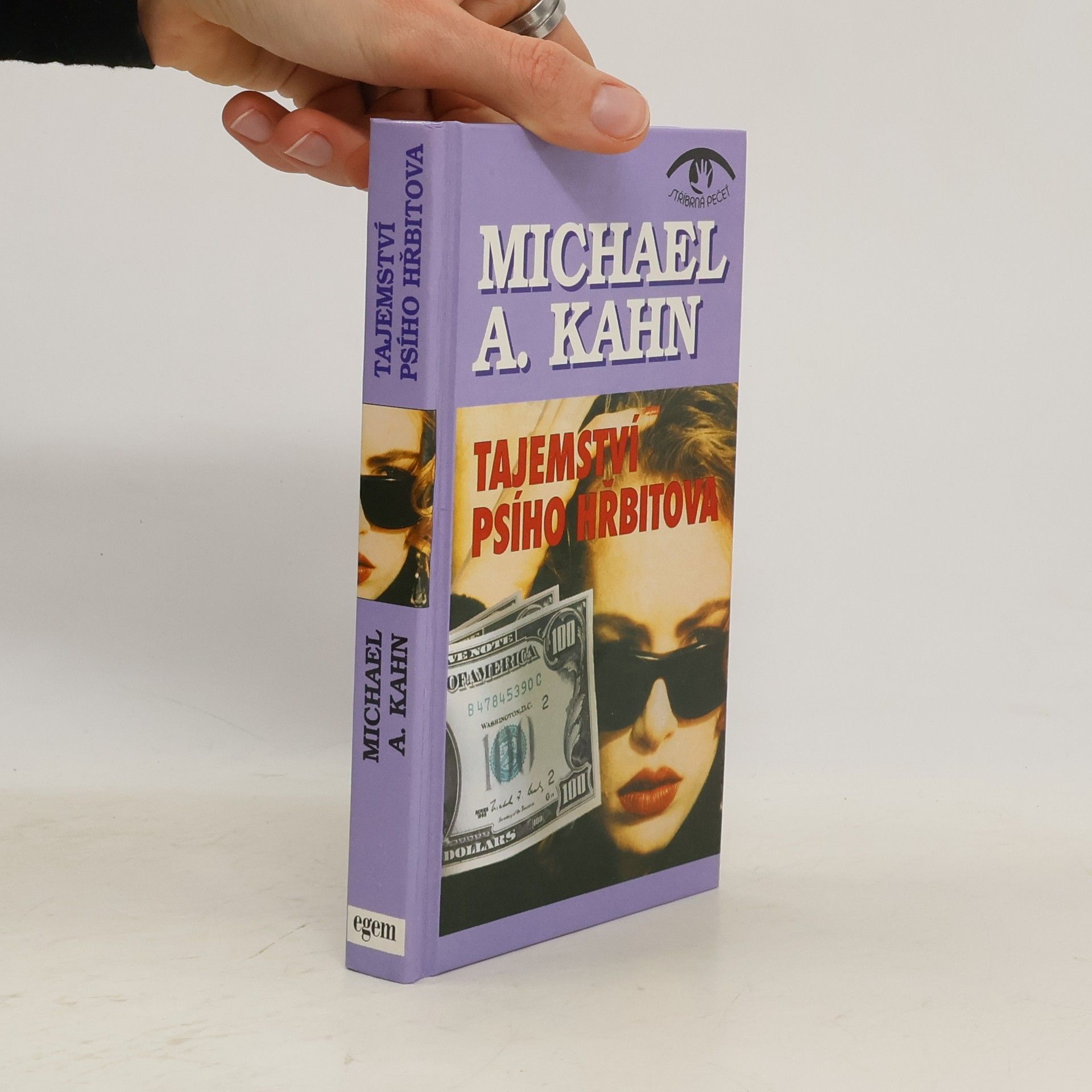 Michael A. Kahn Tajemství psího hřbitova