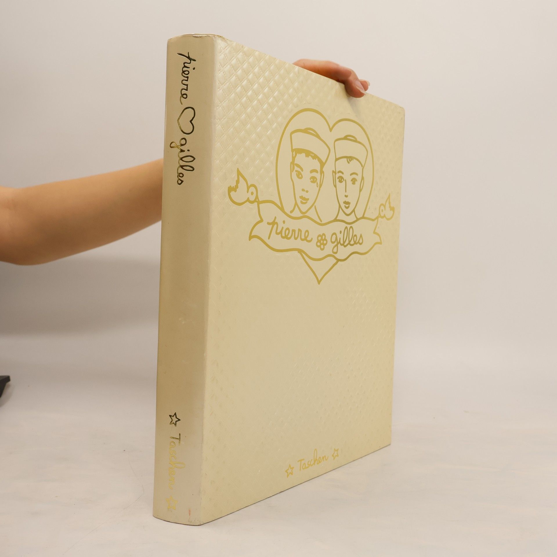 Pierre Et Gilles: Encuadernado