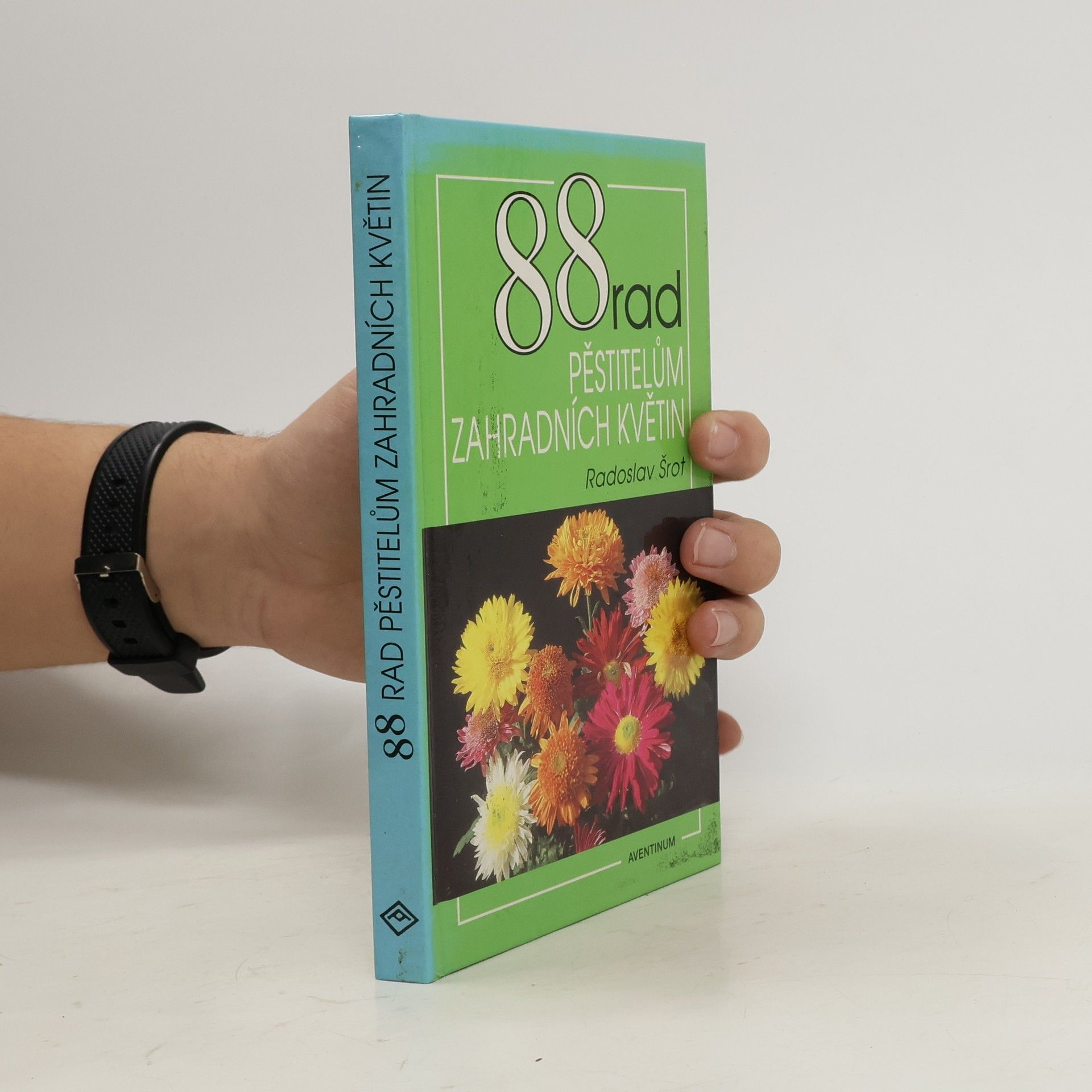 Radoslav Šrot 88 rad pěstitelům zahradních květin
