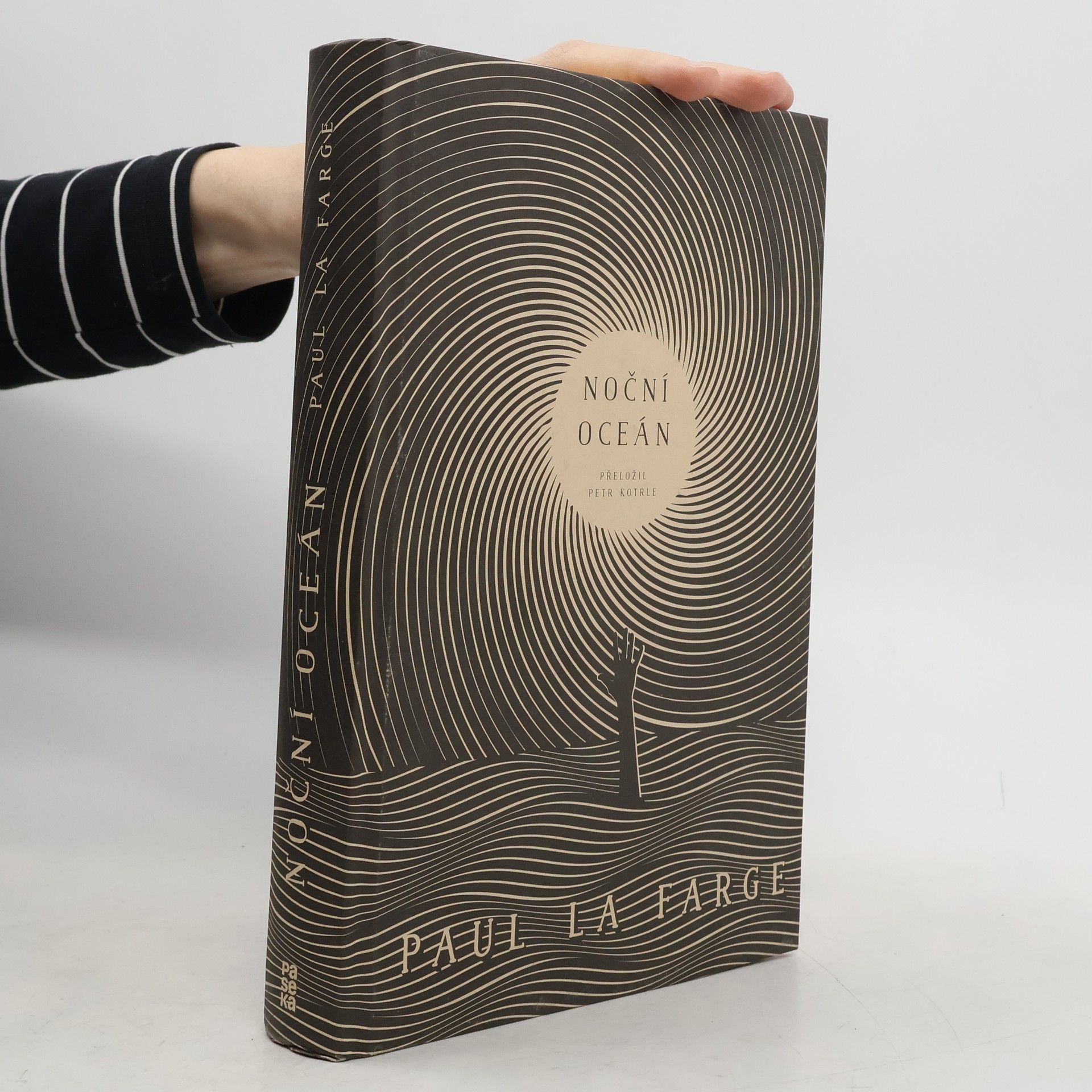 Paul La Farge Noční oceán