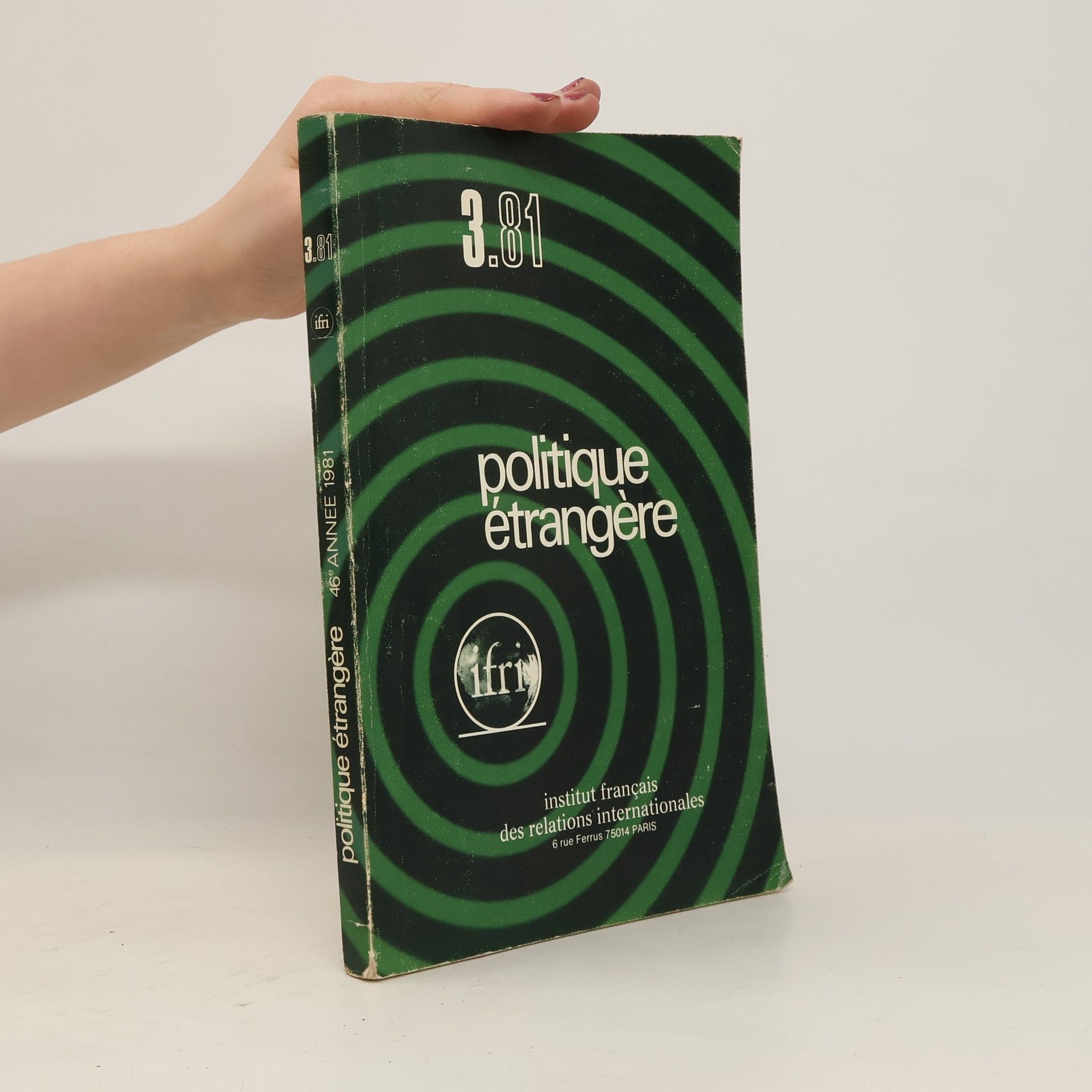 Autores varios Politique Étrangére