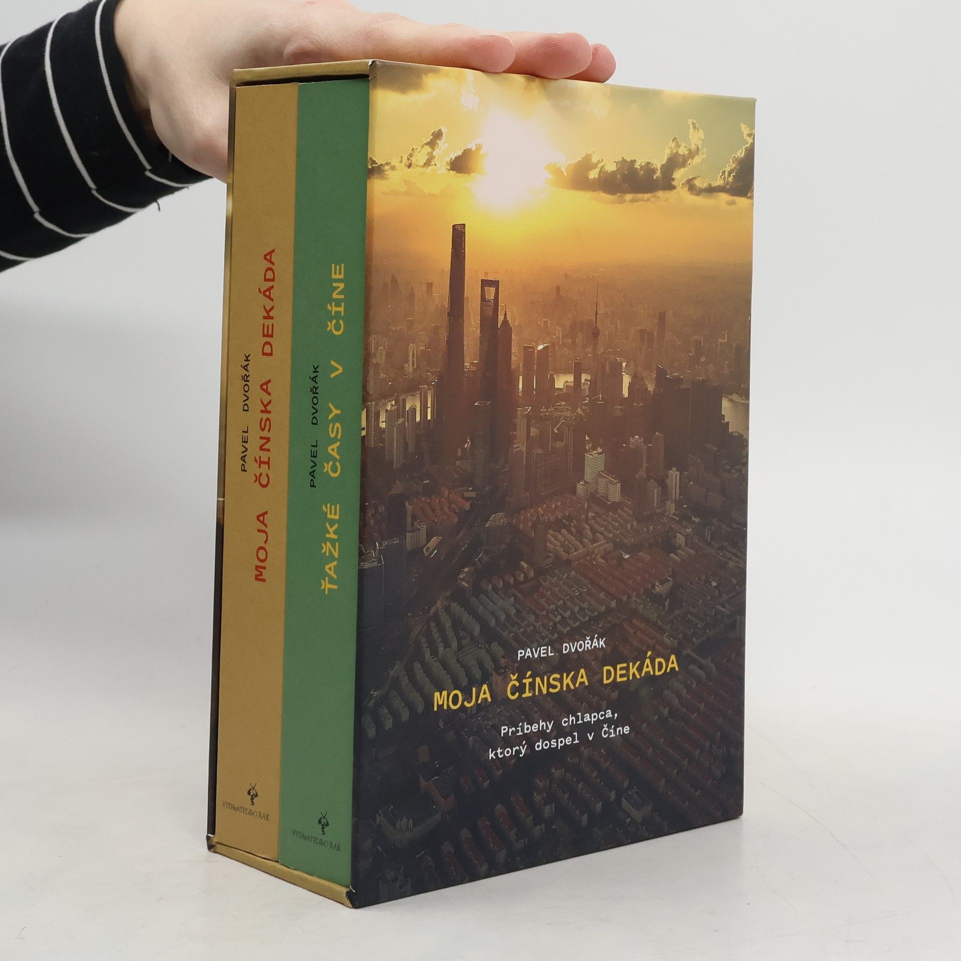 Pavel Dvořák Moja čínská dekáda, Ťažké časy v číně