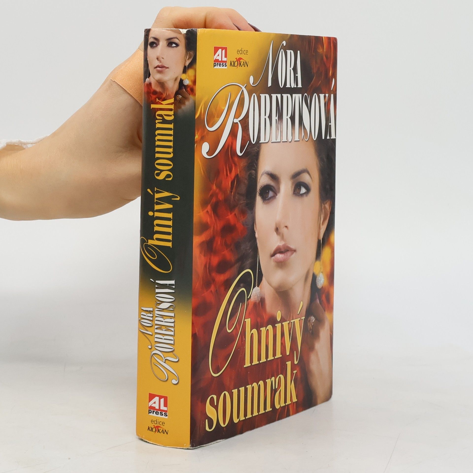 Nora Roberts Ohnivý soumrak