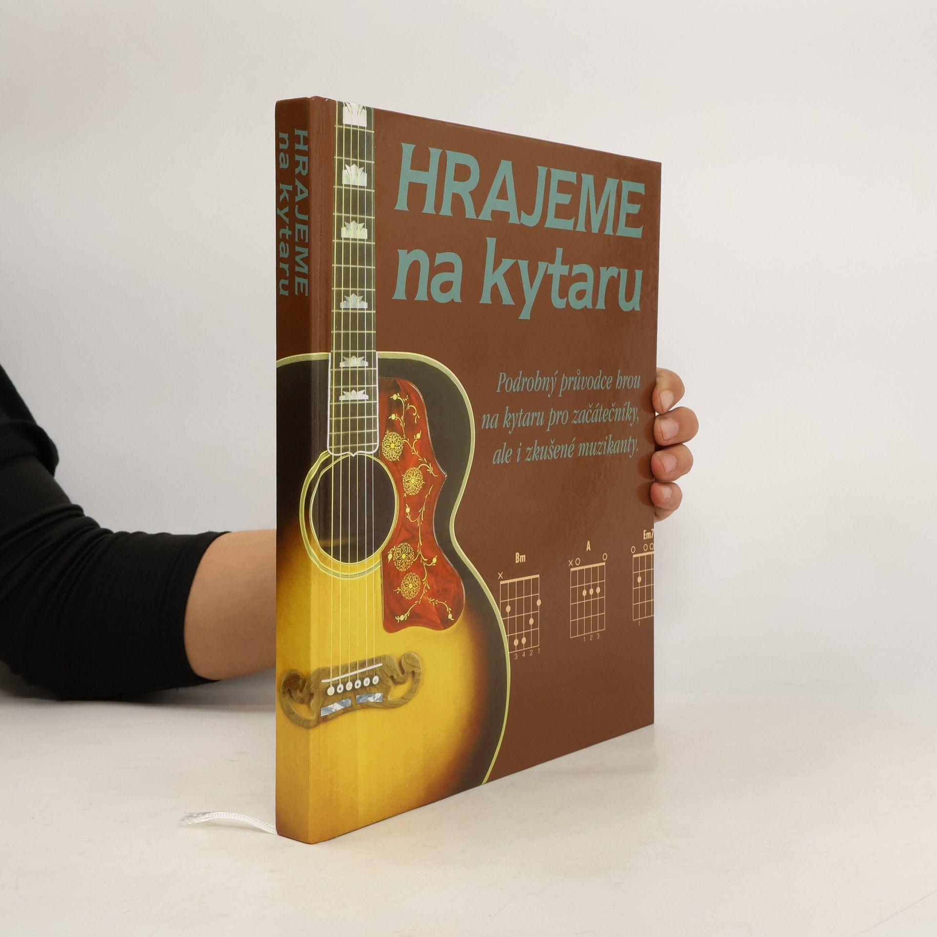 Pavel Dan Hrajeme na kytaru