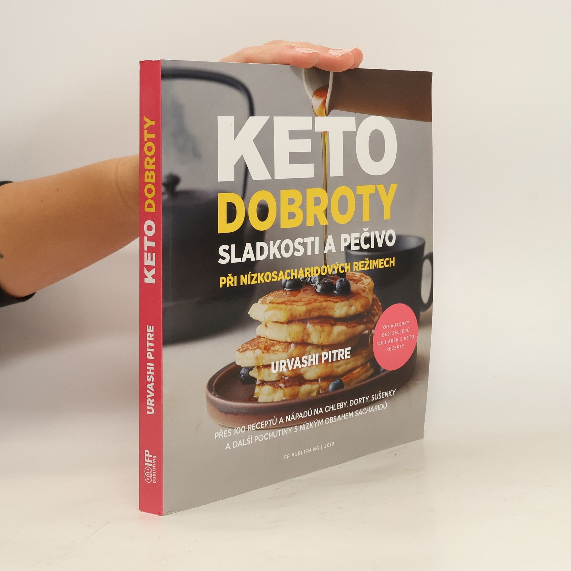 Keto dobroty. Sladkosti a pečivo při nízkosacharidových režimech