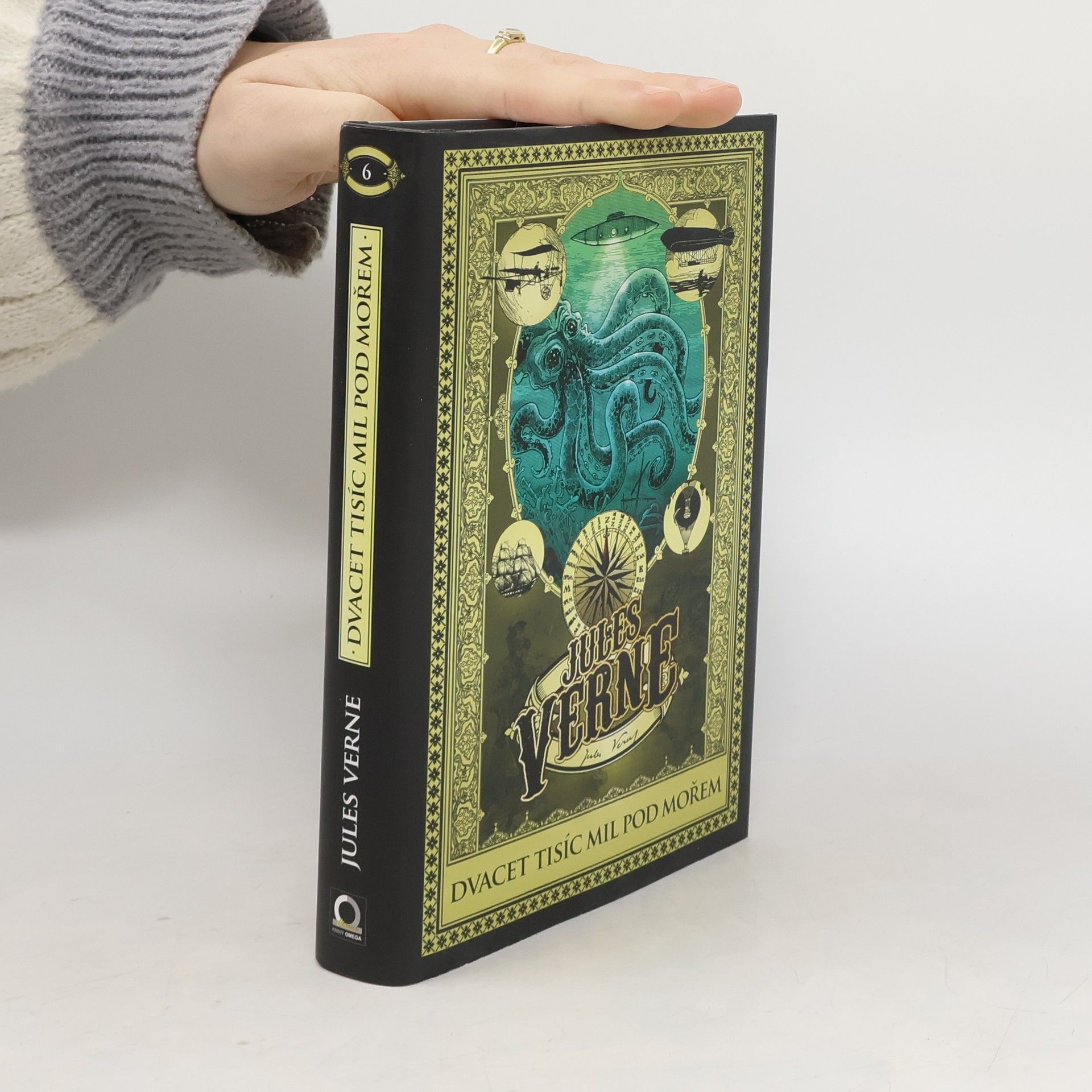 Jules Verne Dvacet tisíc mil pod mořem