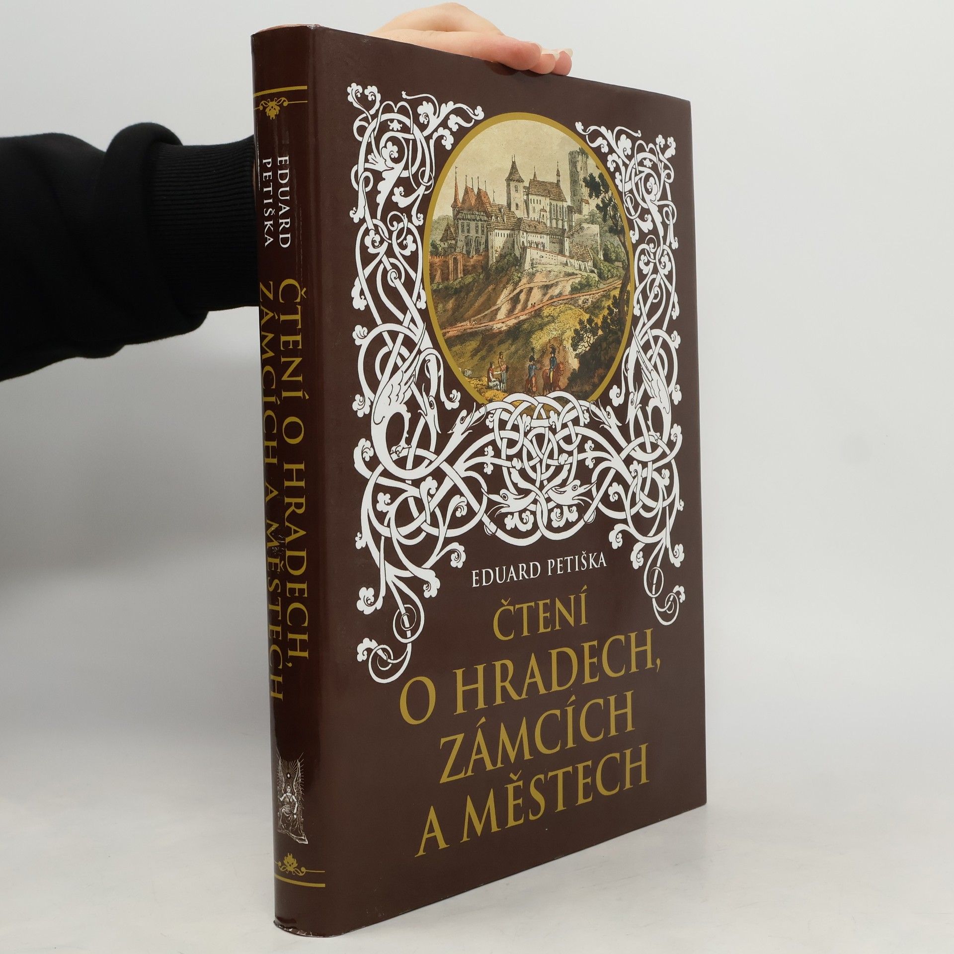 Eduard Petiška Čtení o hradech, zámcích a městech