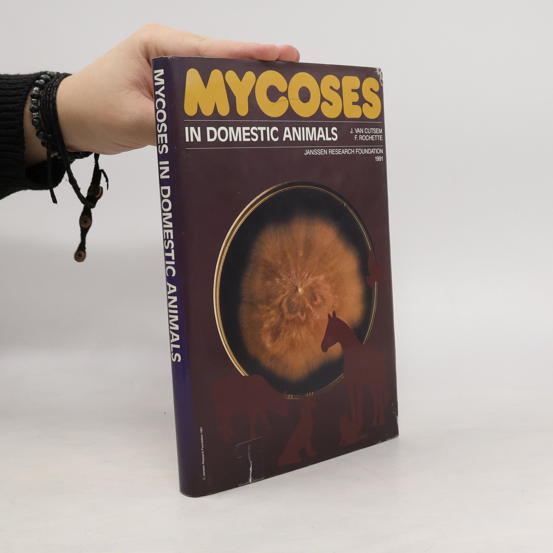 J. van Cutsem Mycoses in Domestic Animals