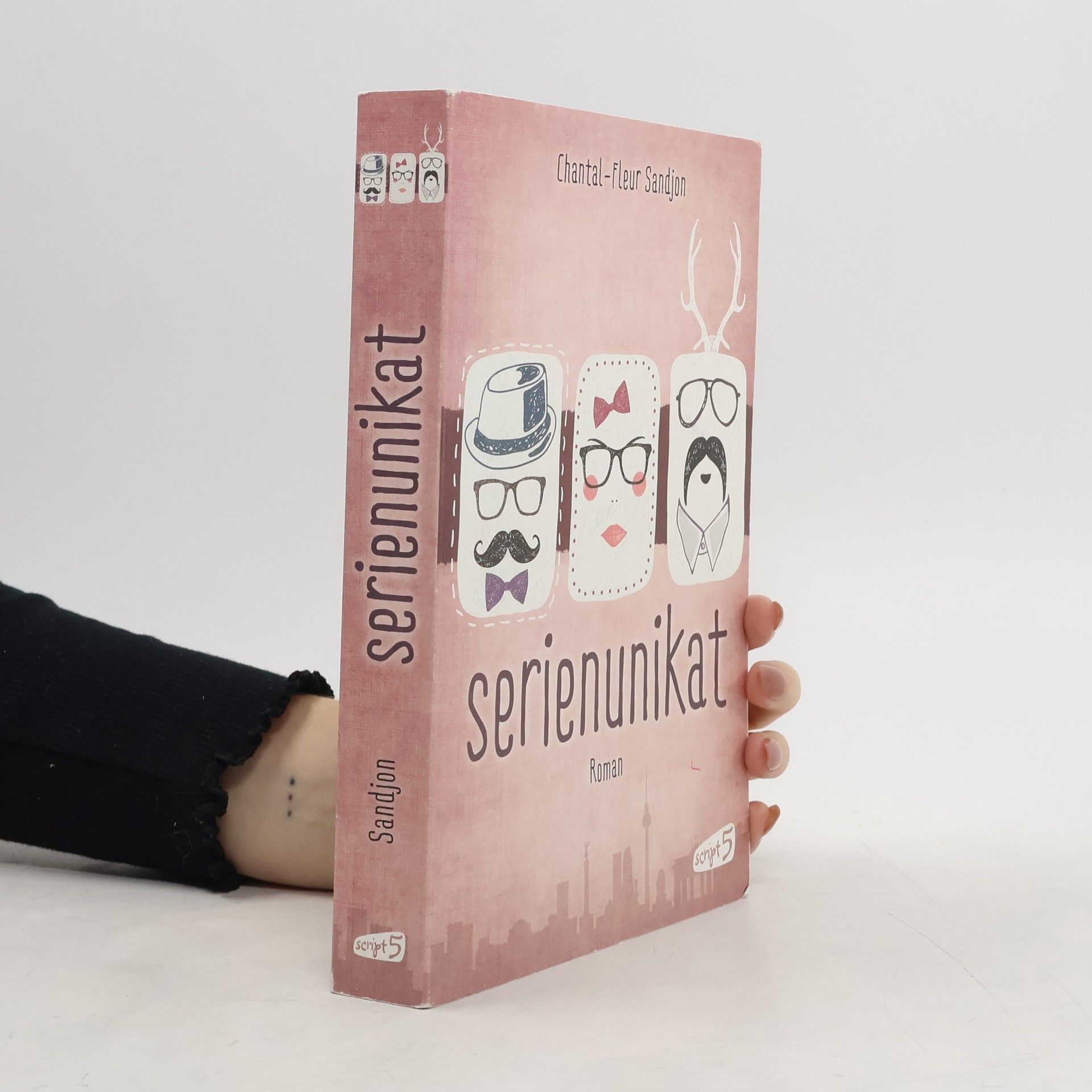 Chantal Fleur Sandjon Serienunikat