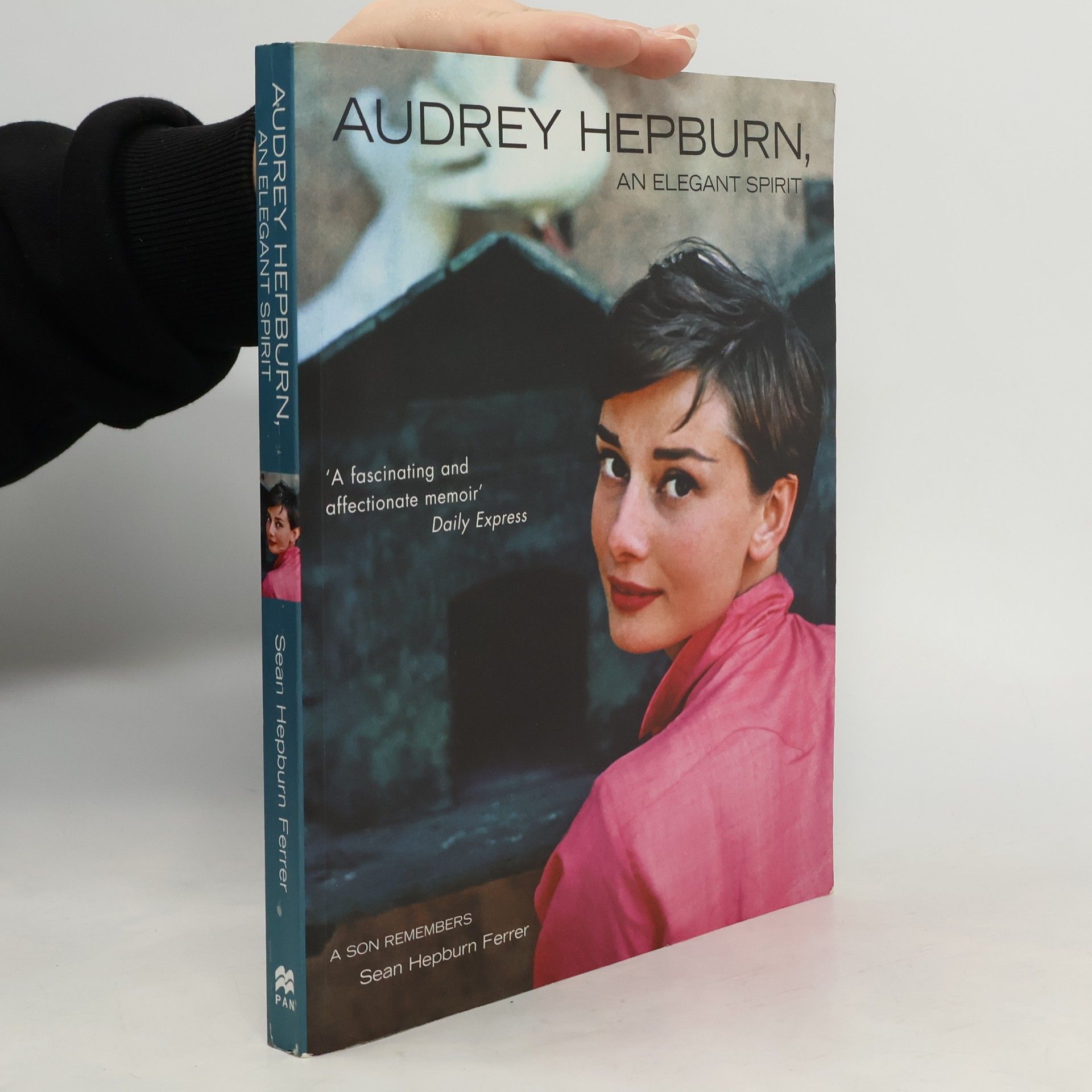 Audrey Hepburn : an elegant spirit